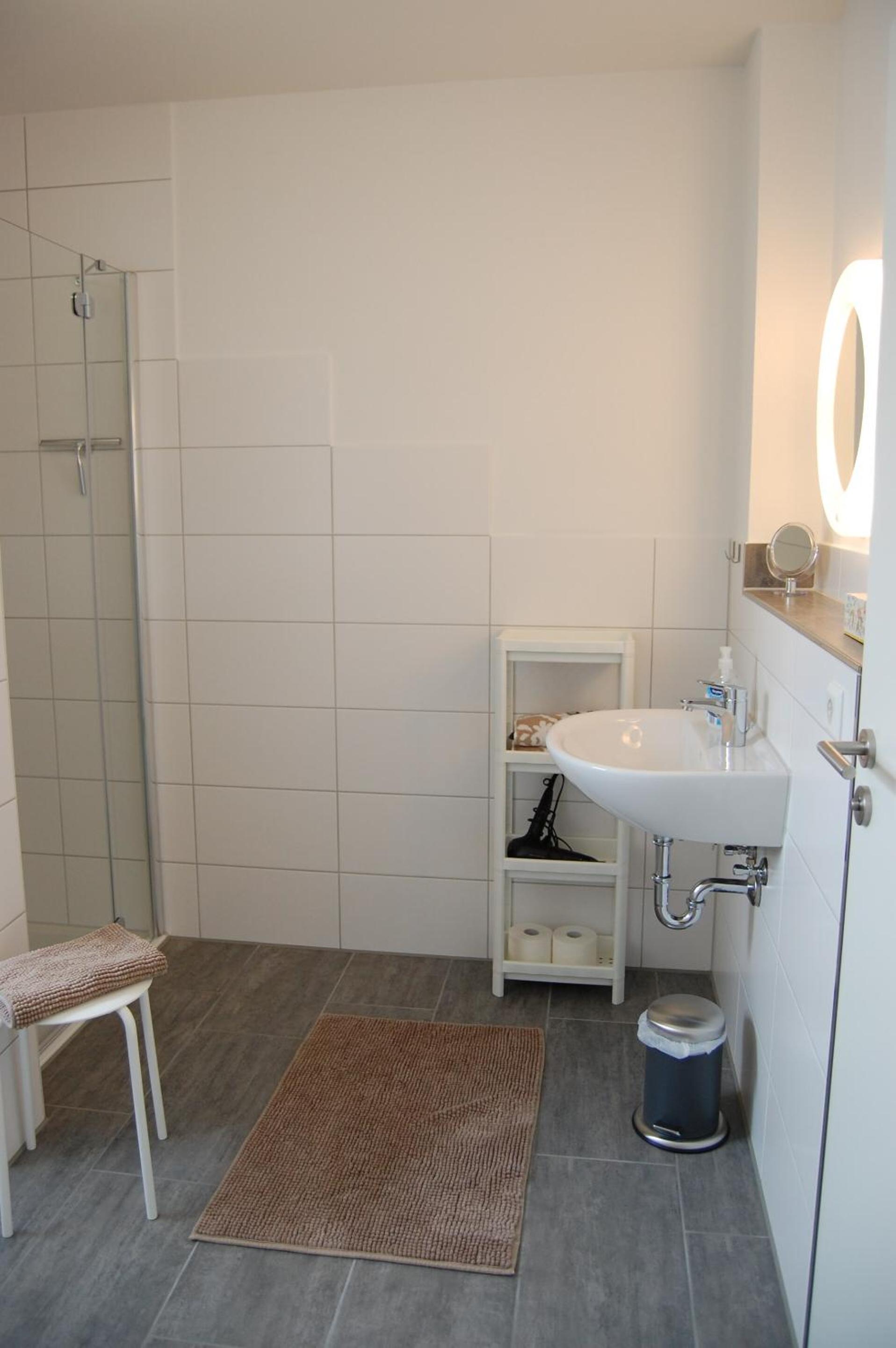 One-Bedroom Superior Apartment - Photo 8