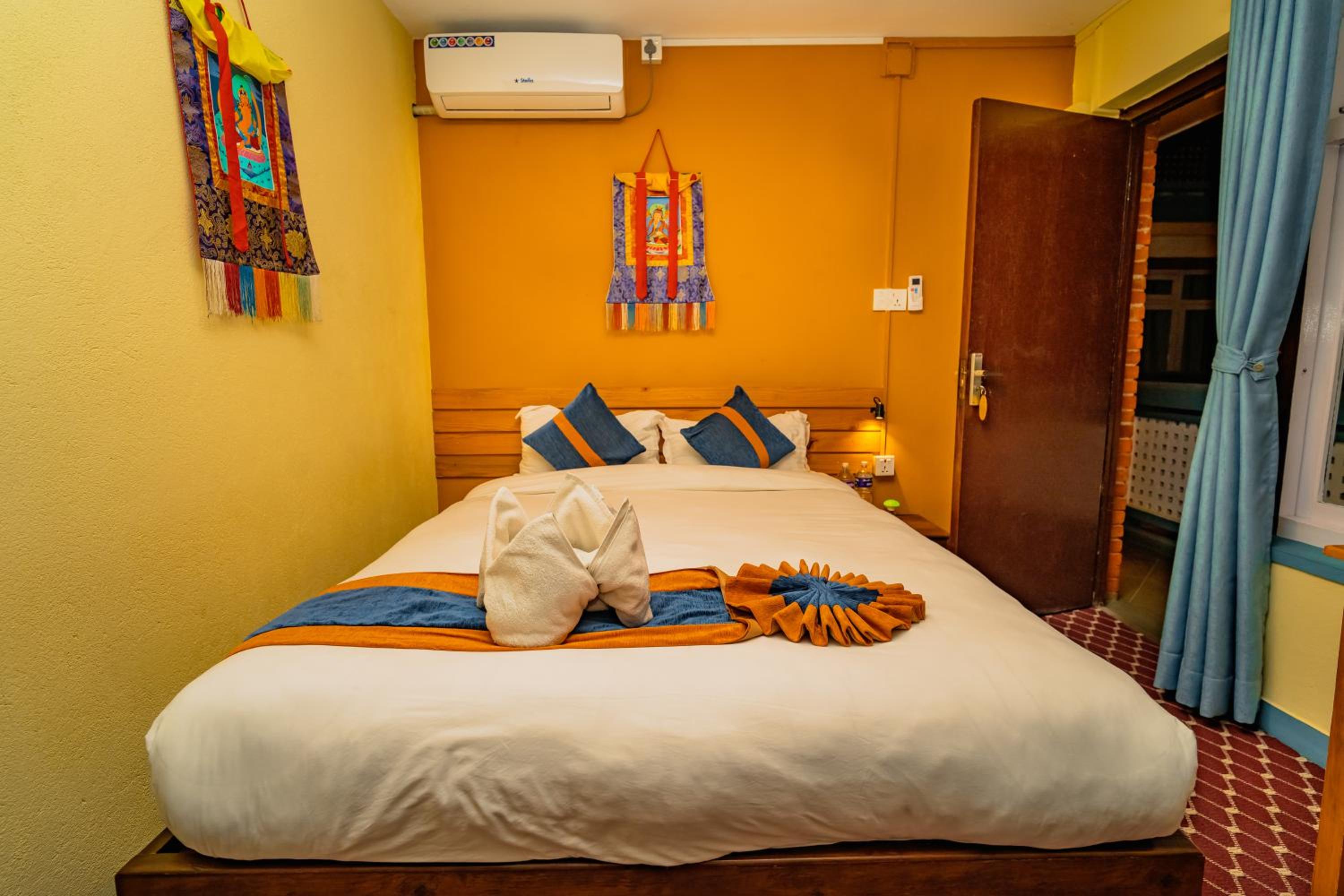 Budget Double Room - Photo 30