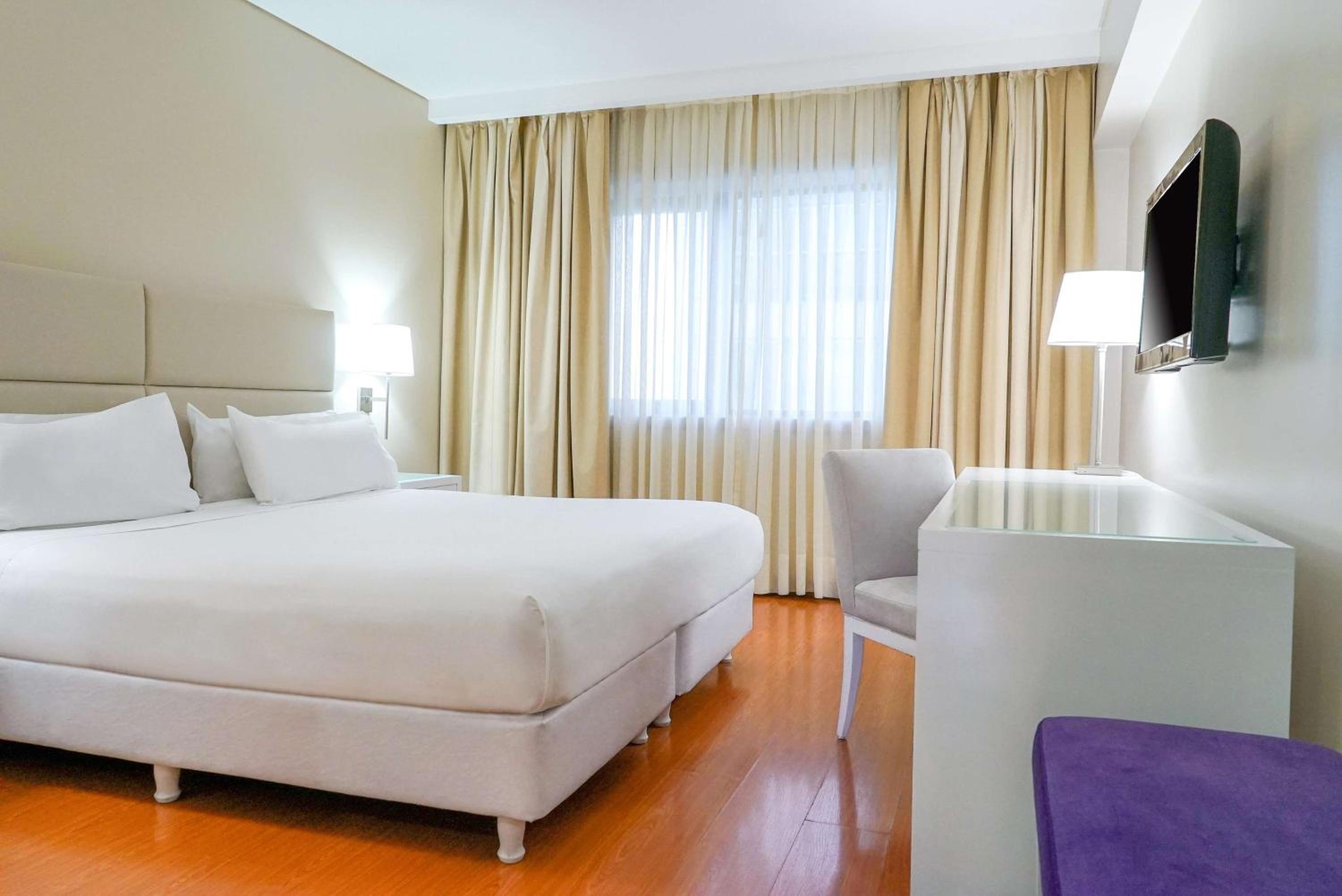 Standard Double Or Twin Room Free Parking Promo