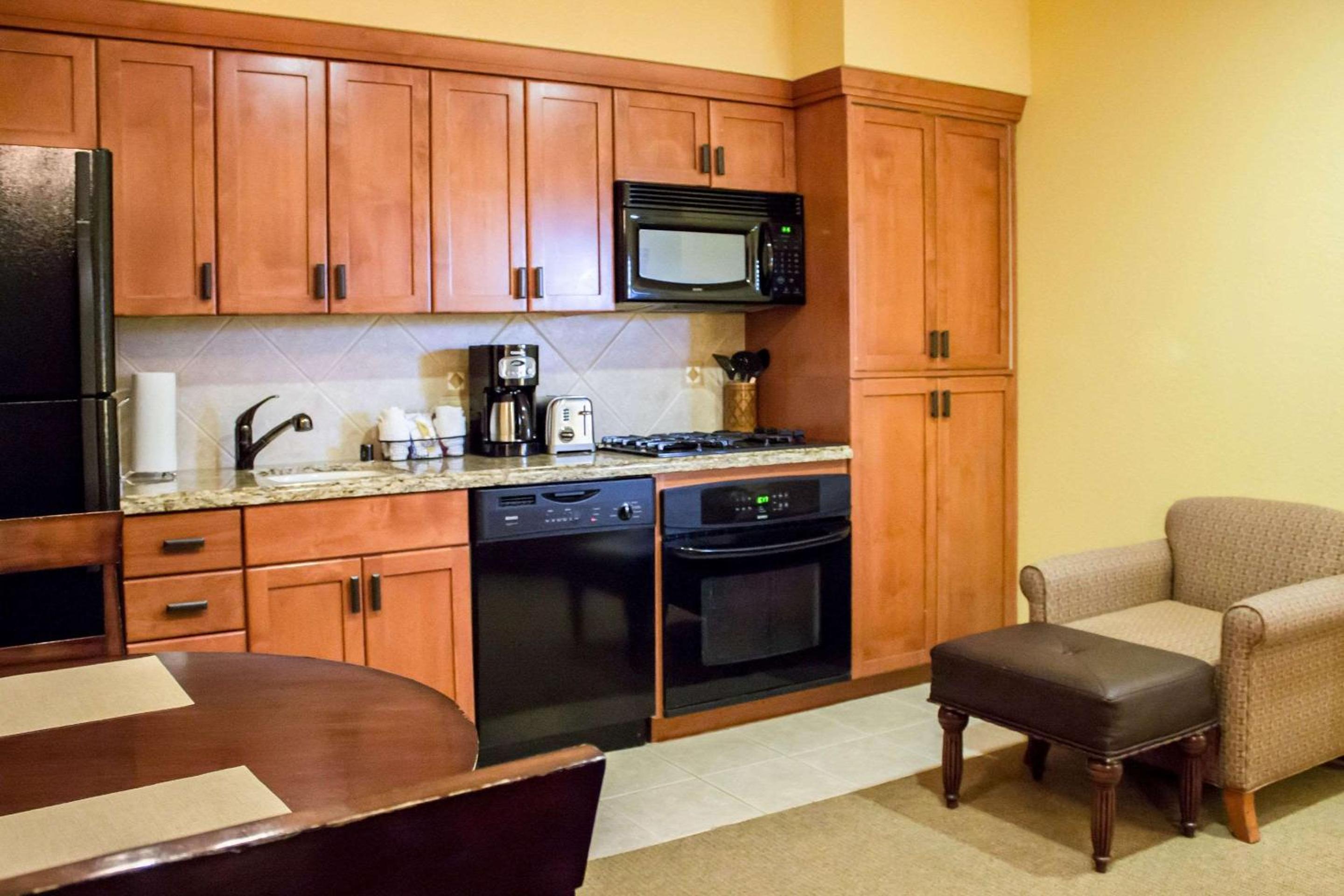 One-Bedroom Junior Suite photo 2