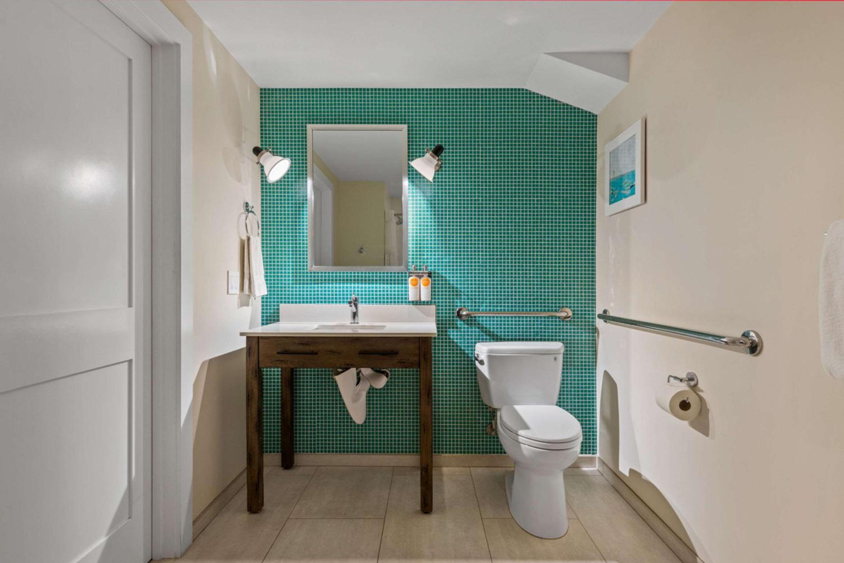 King Room - Accessible/Non-Smoking - Photo 7