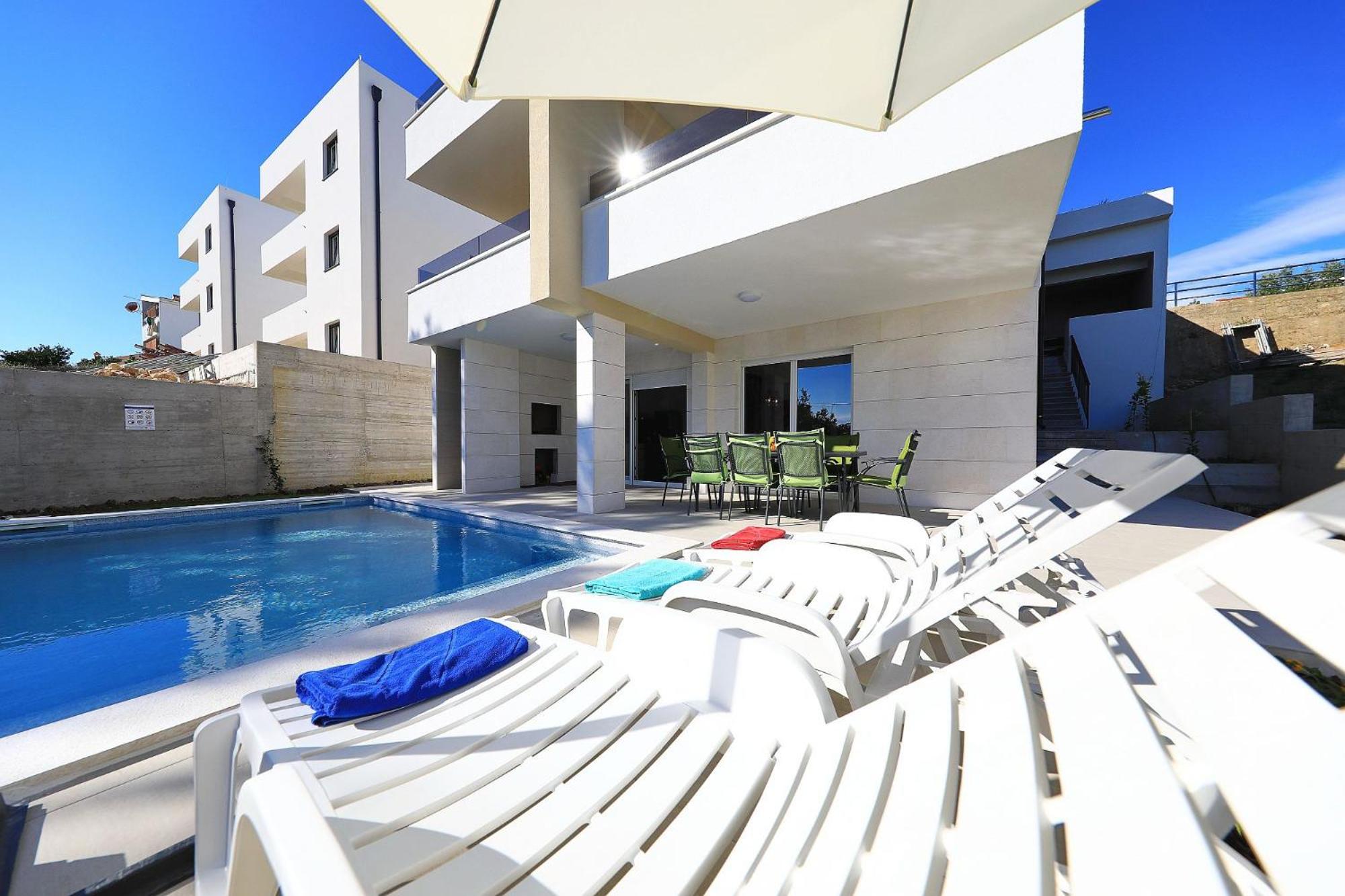 Apartment with Terrace photo 2
