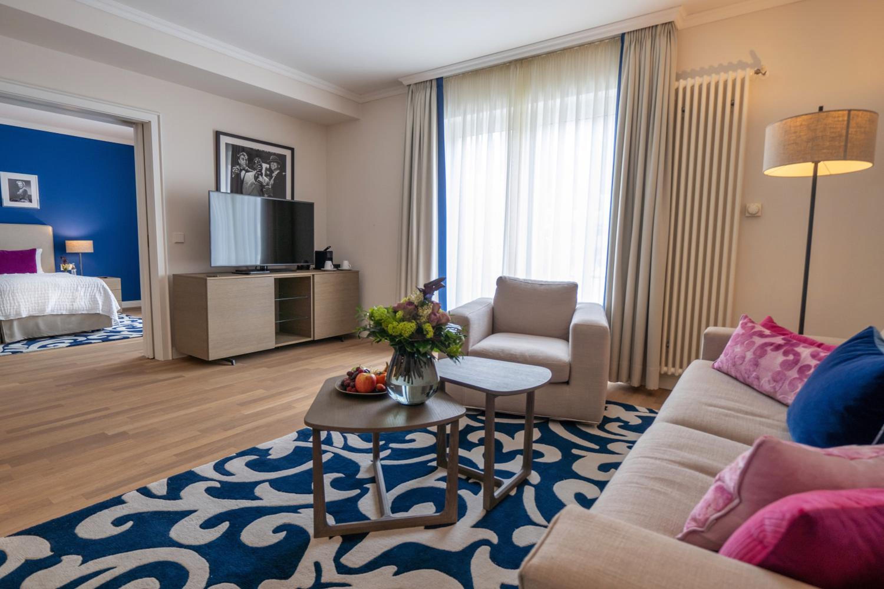 One-Bedroom Suite - Photo 3