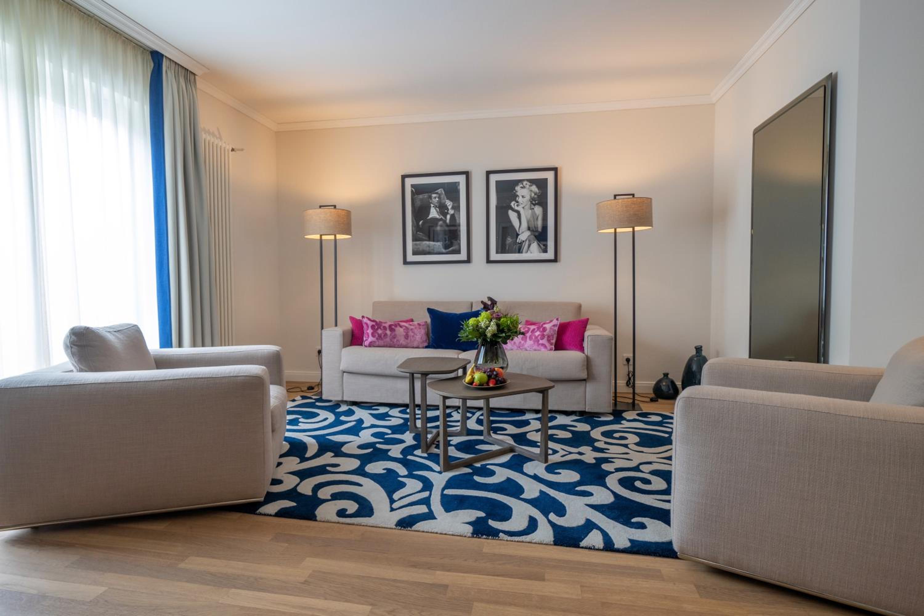 One-Bedroom Suite - Photo 2