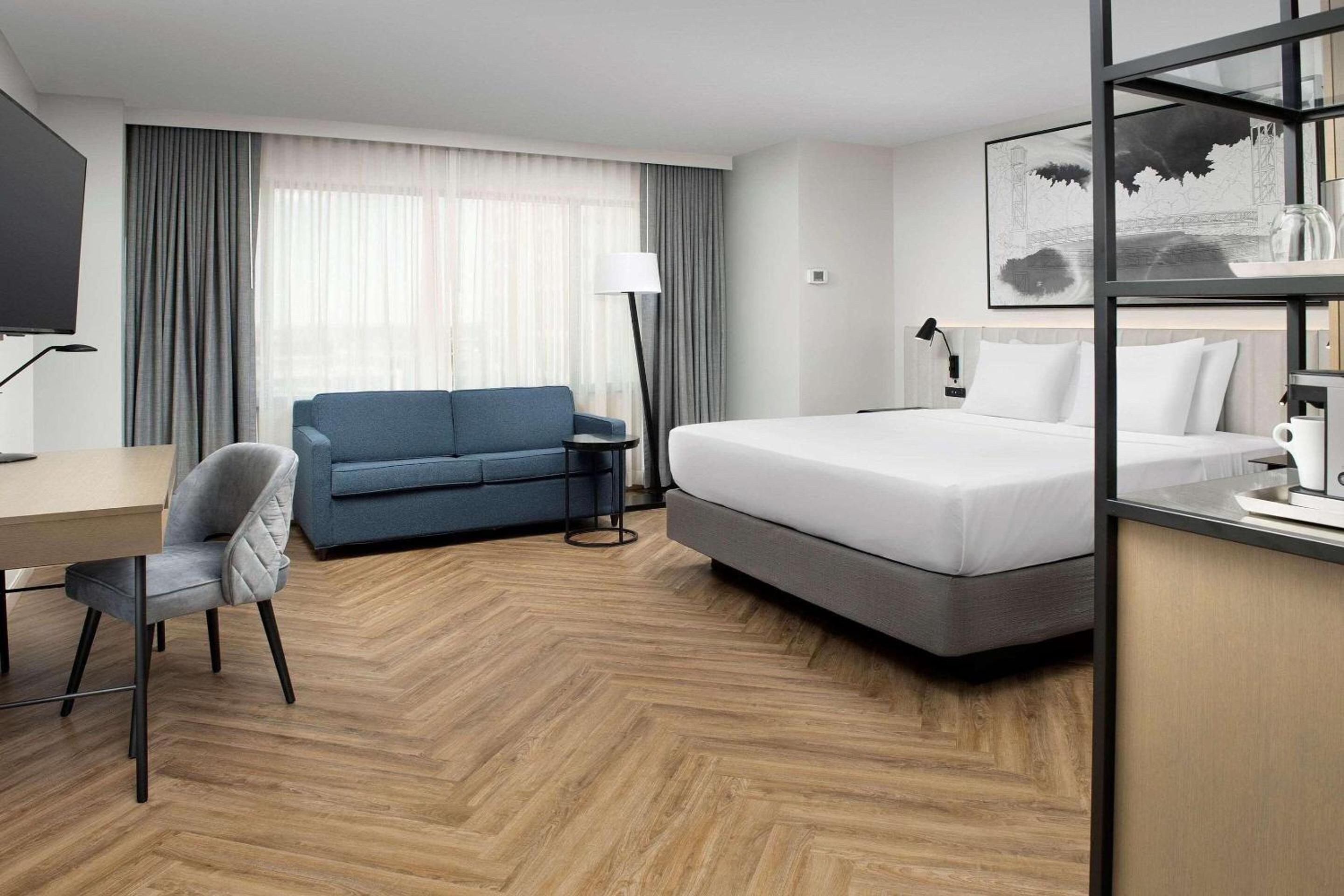 King Studio Suite - Non-Smoking - Photo 1