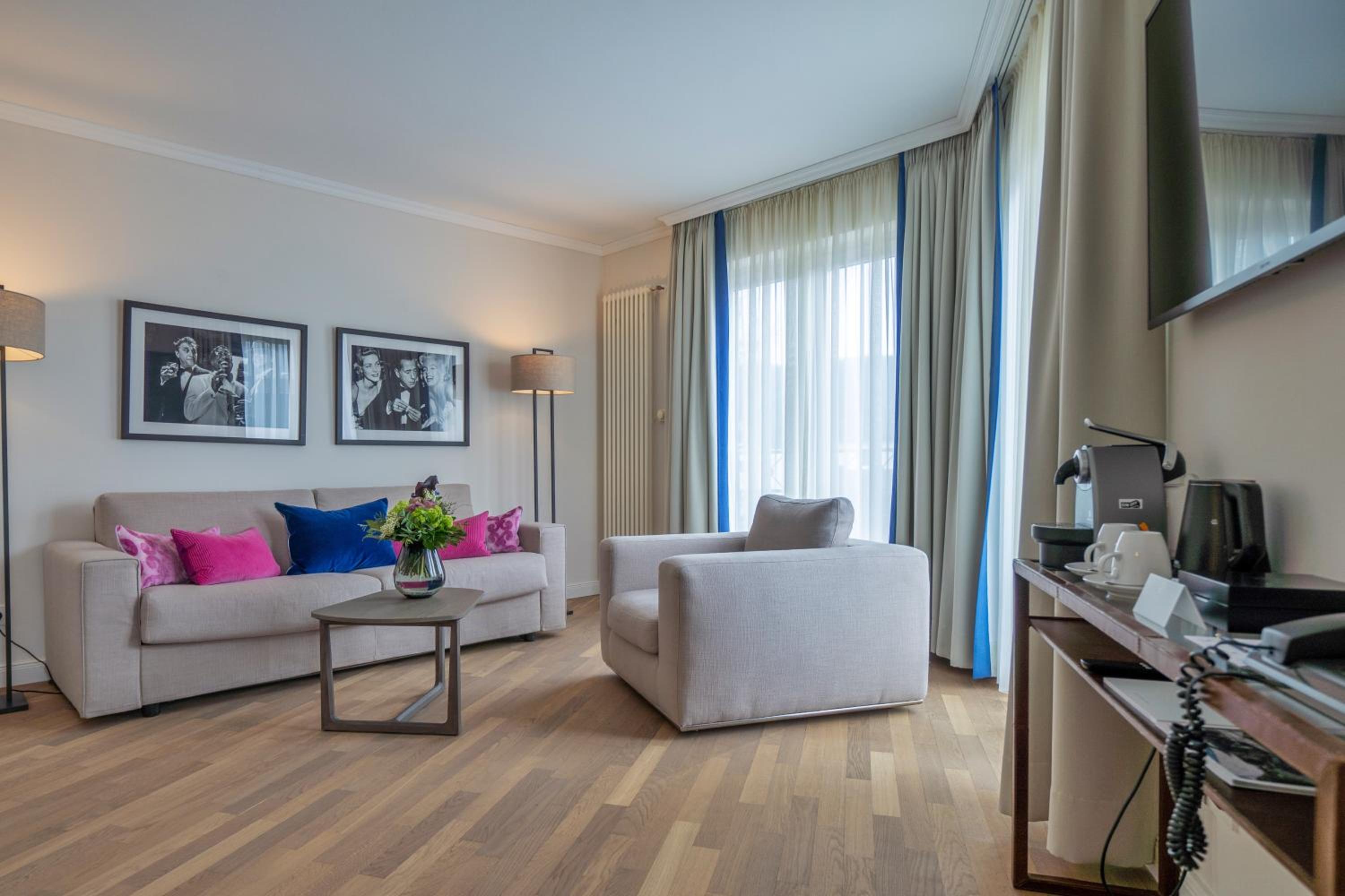One-Bedroom Suite - Photo 6