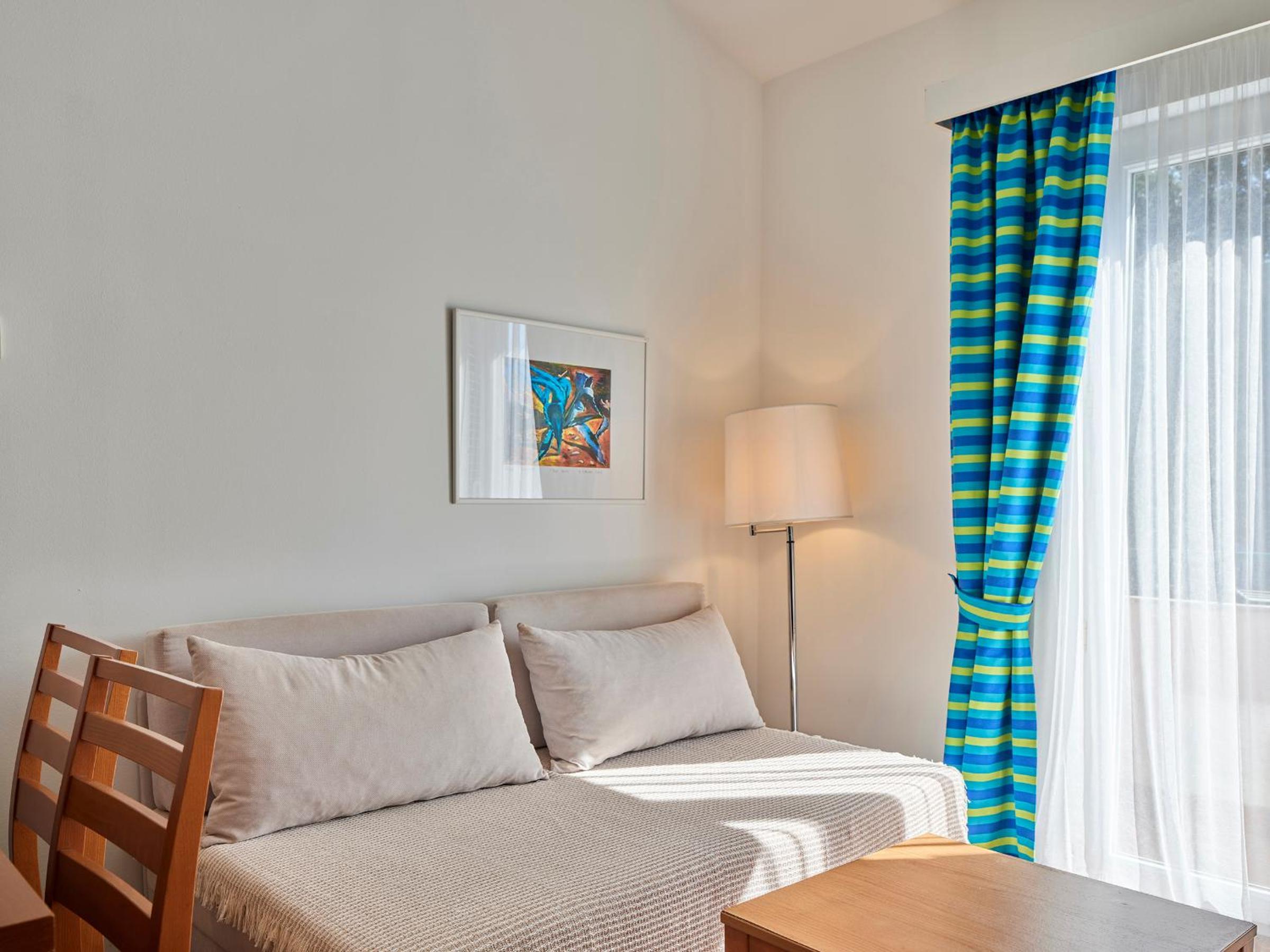 One-Bedroom Apartment - Photo 2
