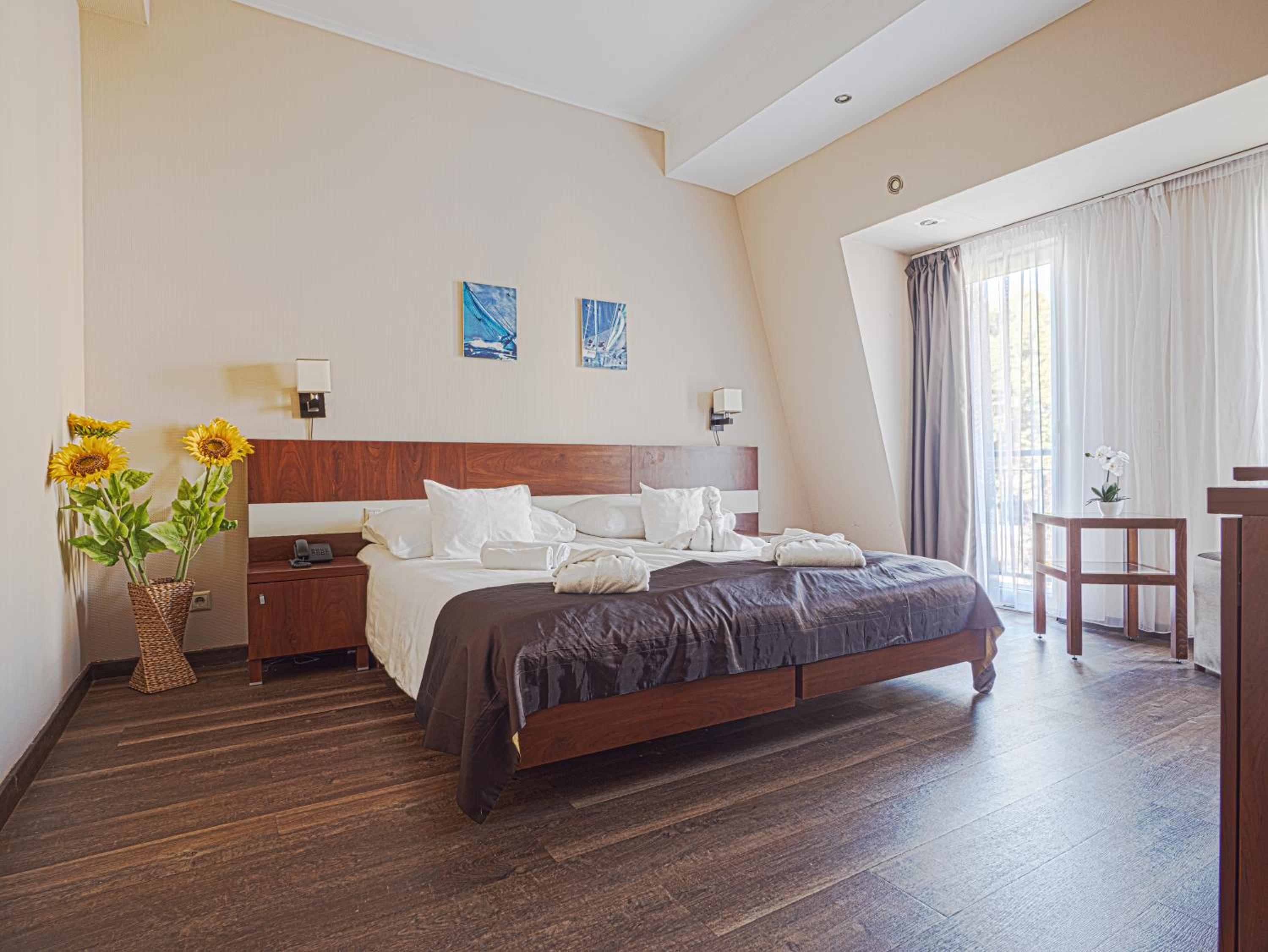 Double Room - Photo 6