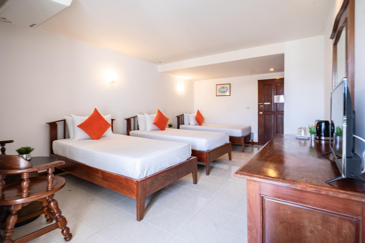 Triple Room with City View - Photo 1