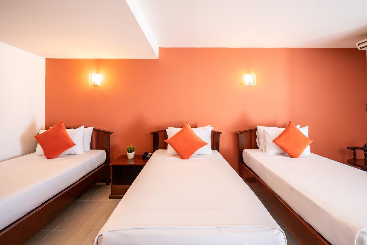 Triple Room with City View - Photo 2