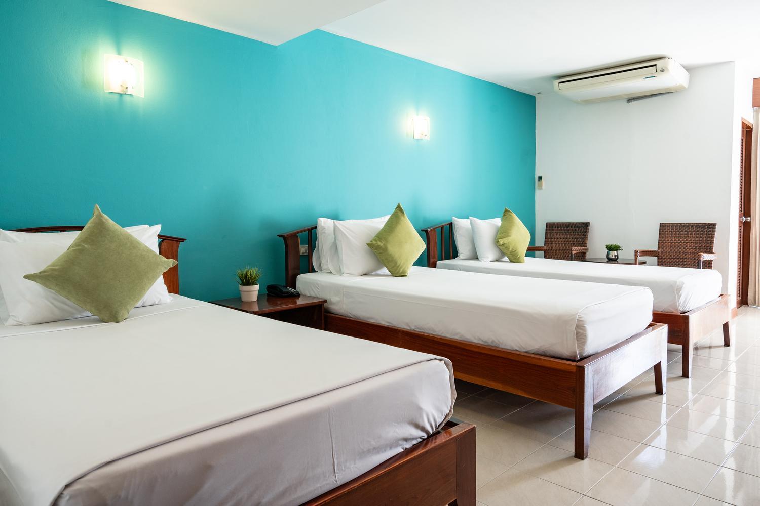 Triple Room with City View - Photo 13