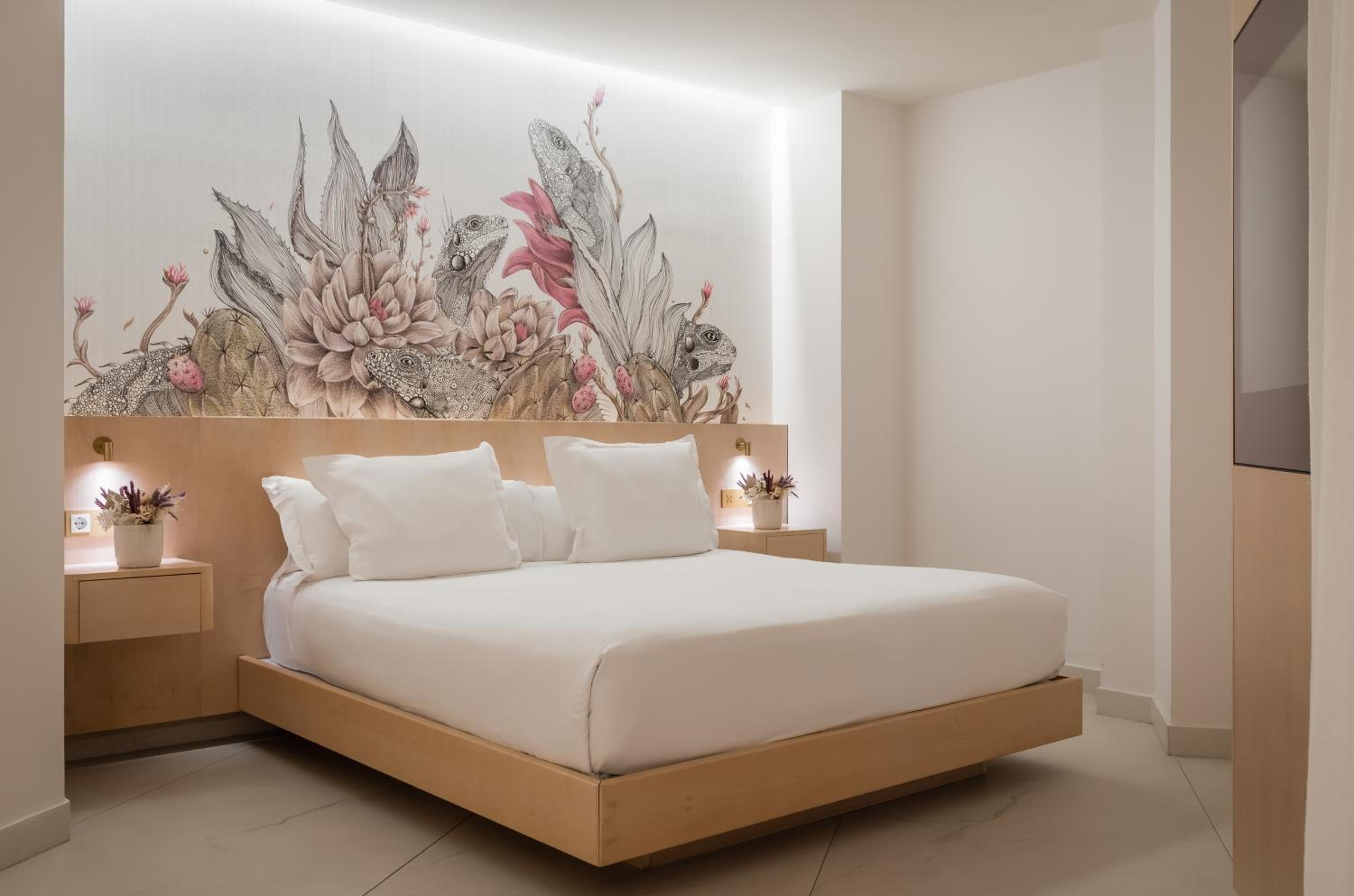 Deluxe Corner Room with Terrace photo 2