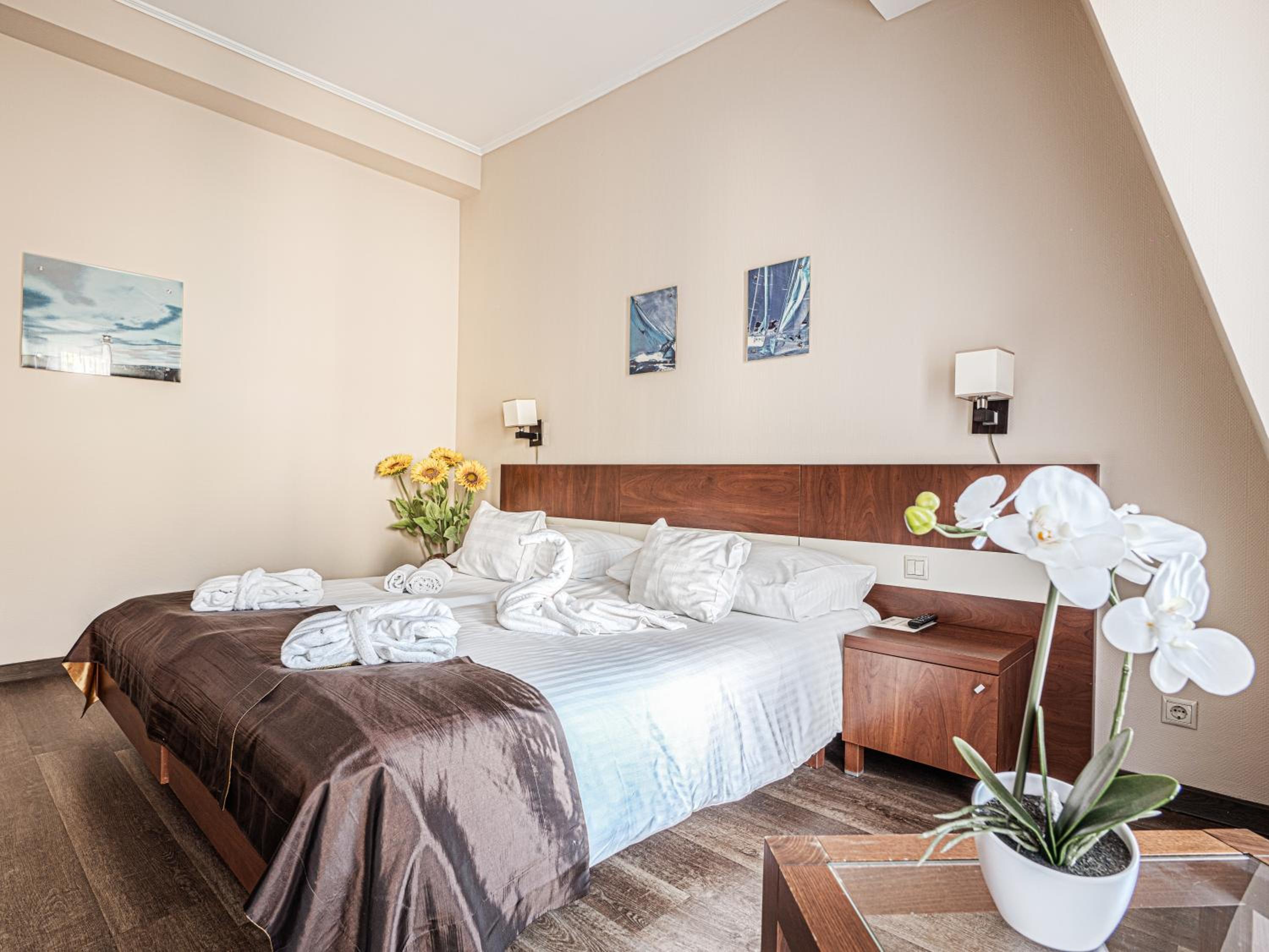 Double Room - Photo 5