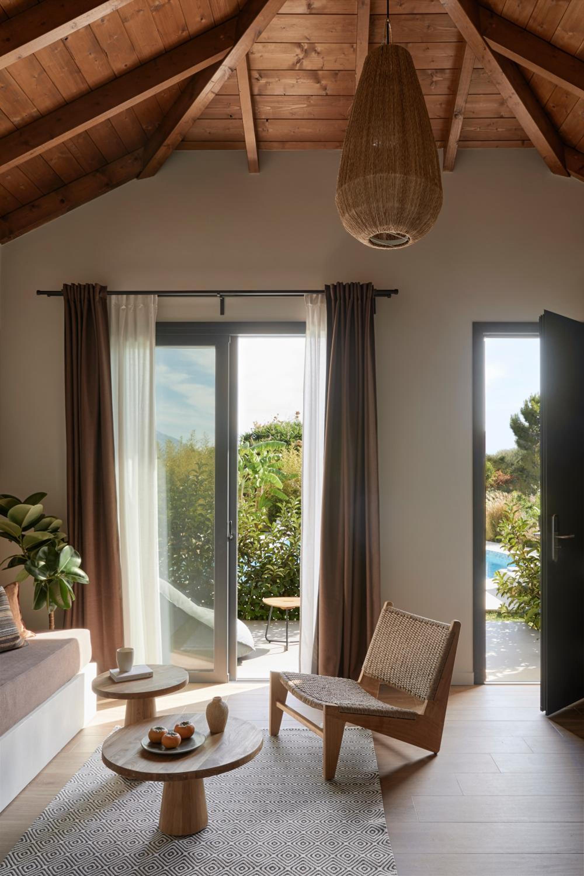 King Suite with Pool View