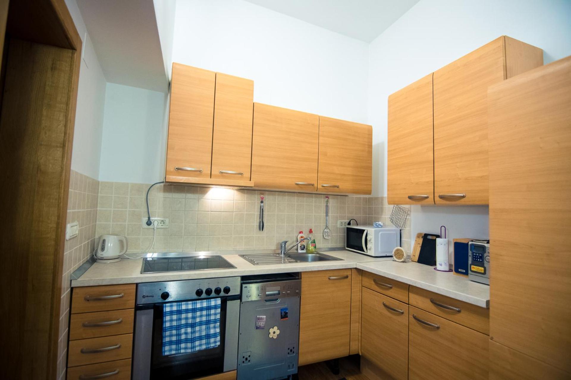 Studio Apartment - Photo 11
