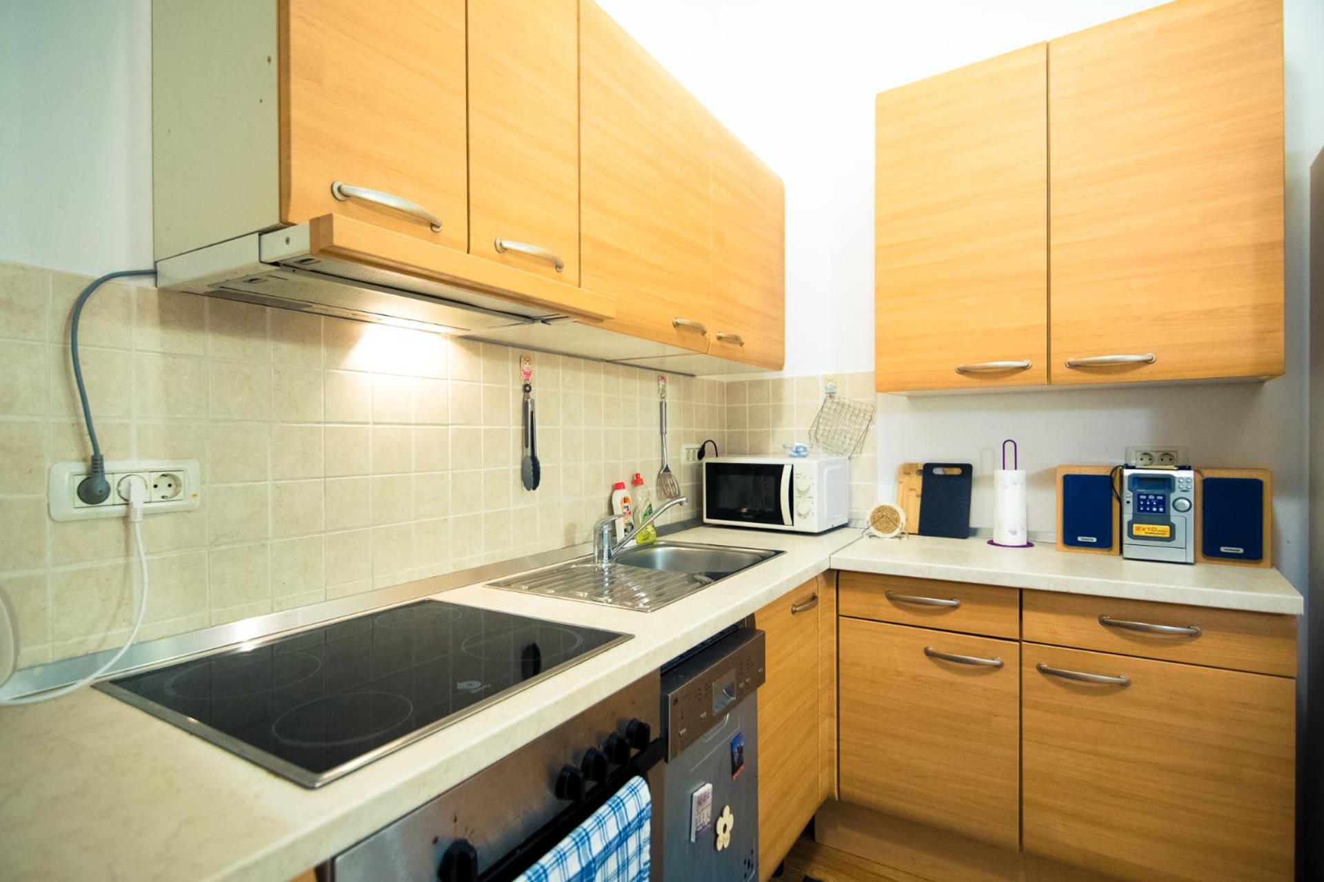 Studio Apartment - Photo 14
