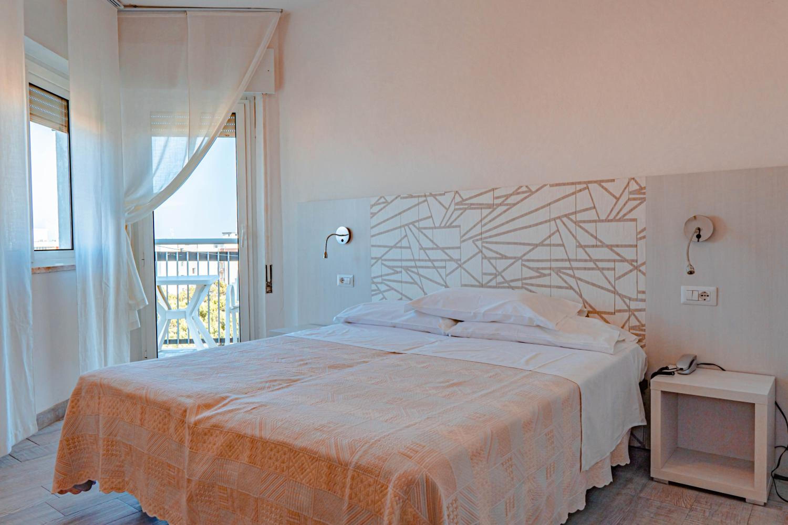 Deluxe Double Or Twin Room photo 1