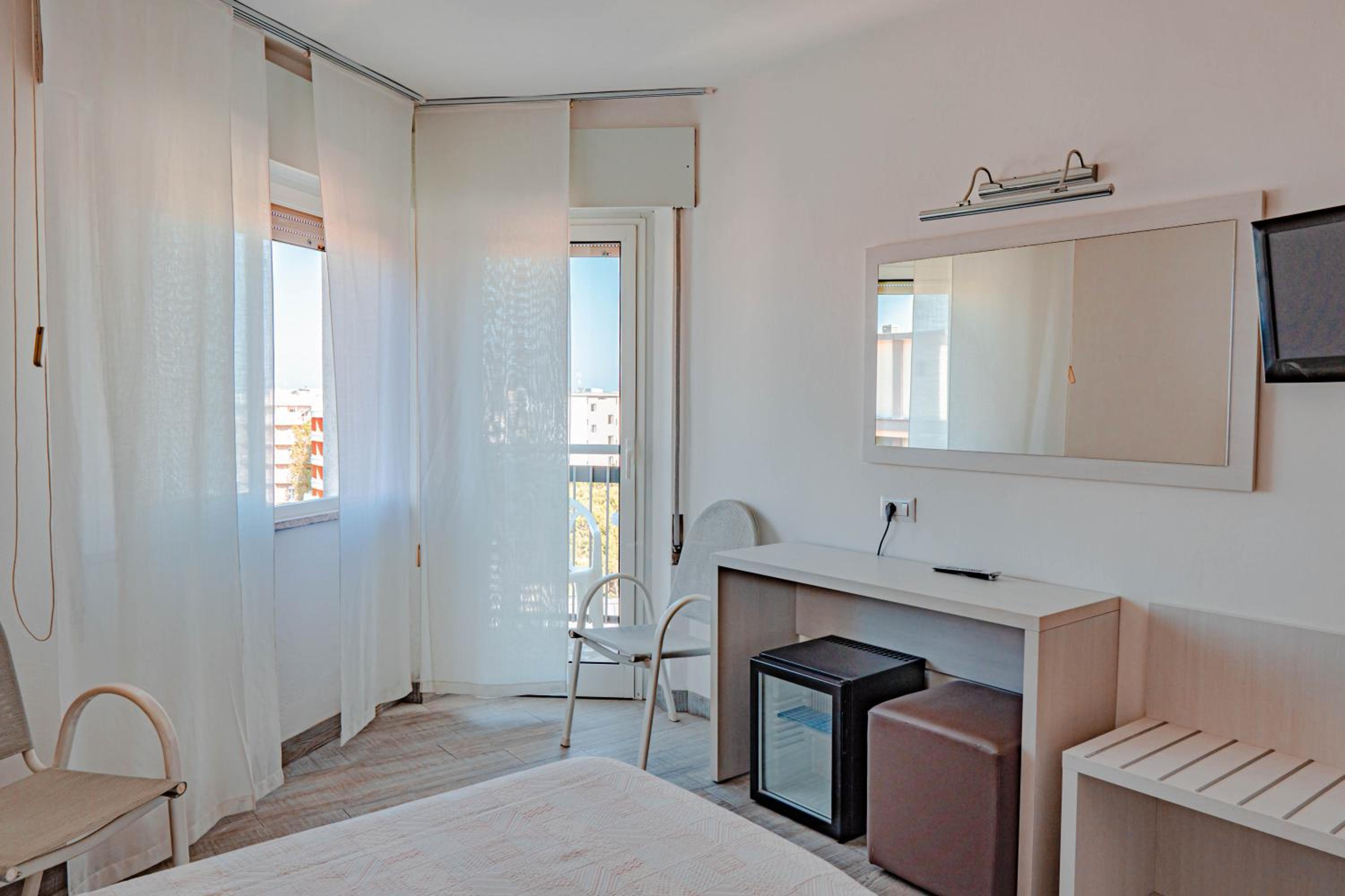 Deluxe Double Or Twin Room photo 3