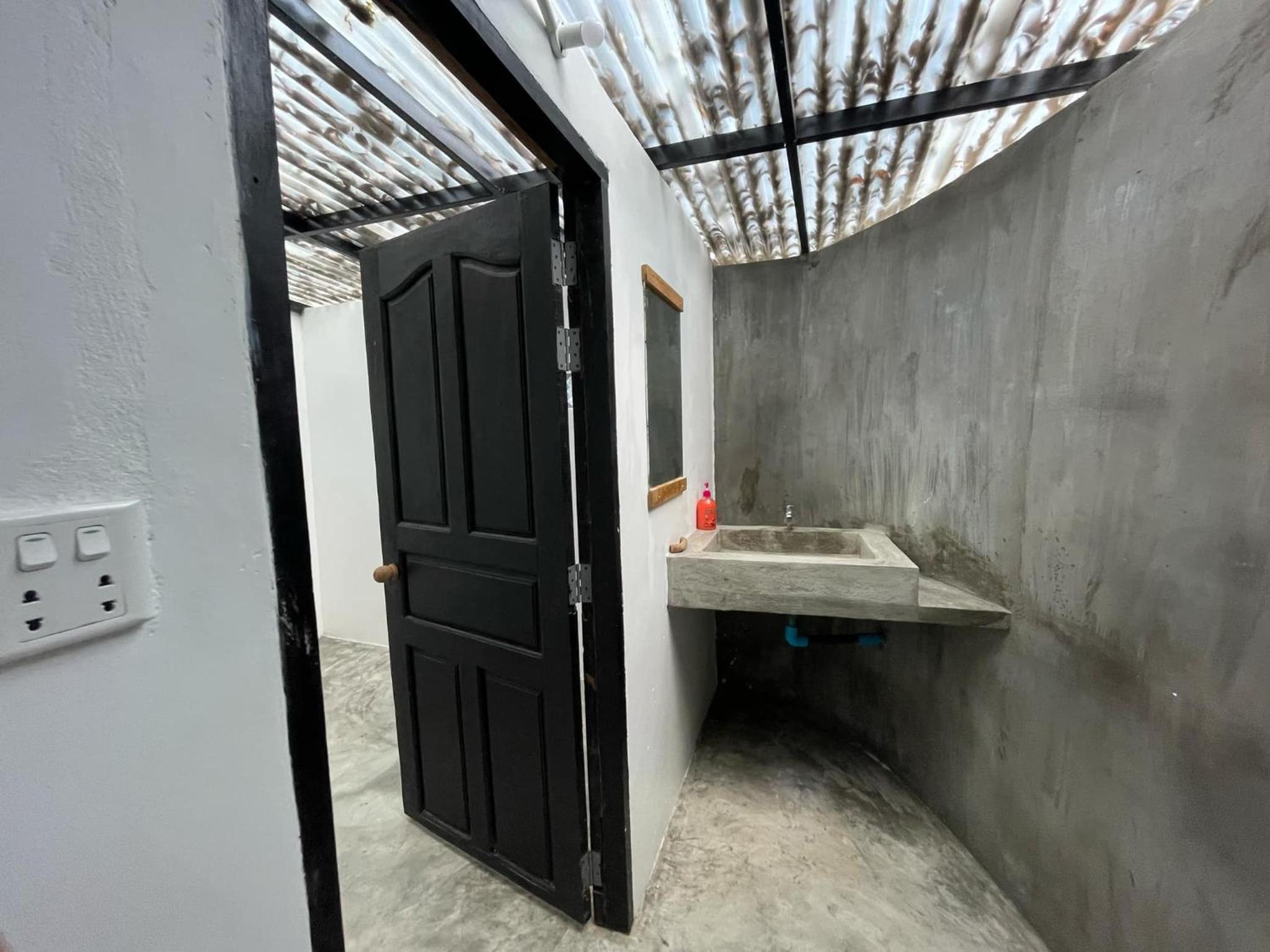 Twin Room with Bathroom photo 3