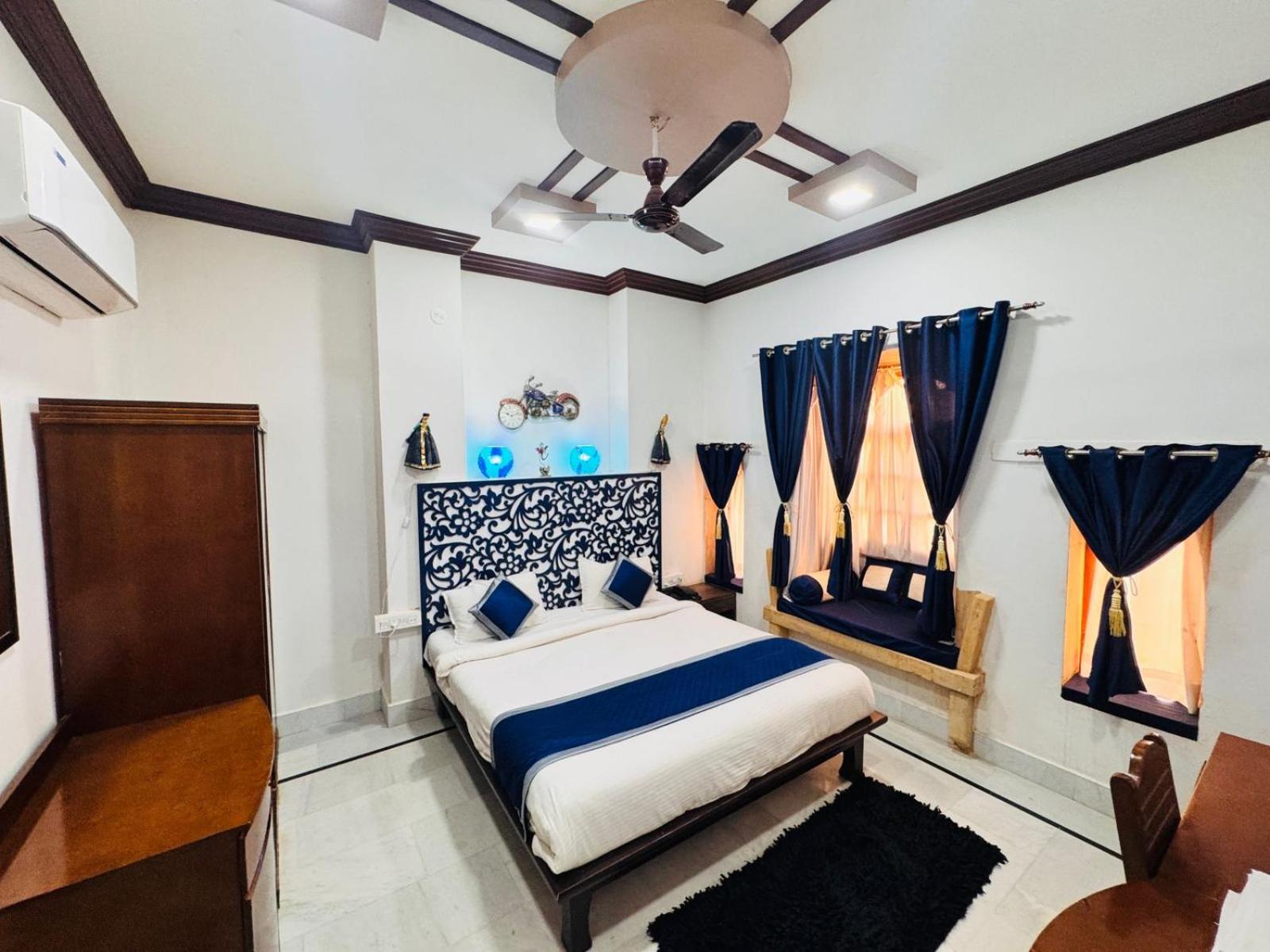 Deluxe King Suite