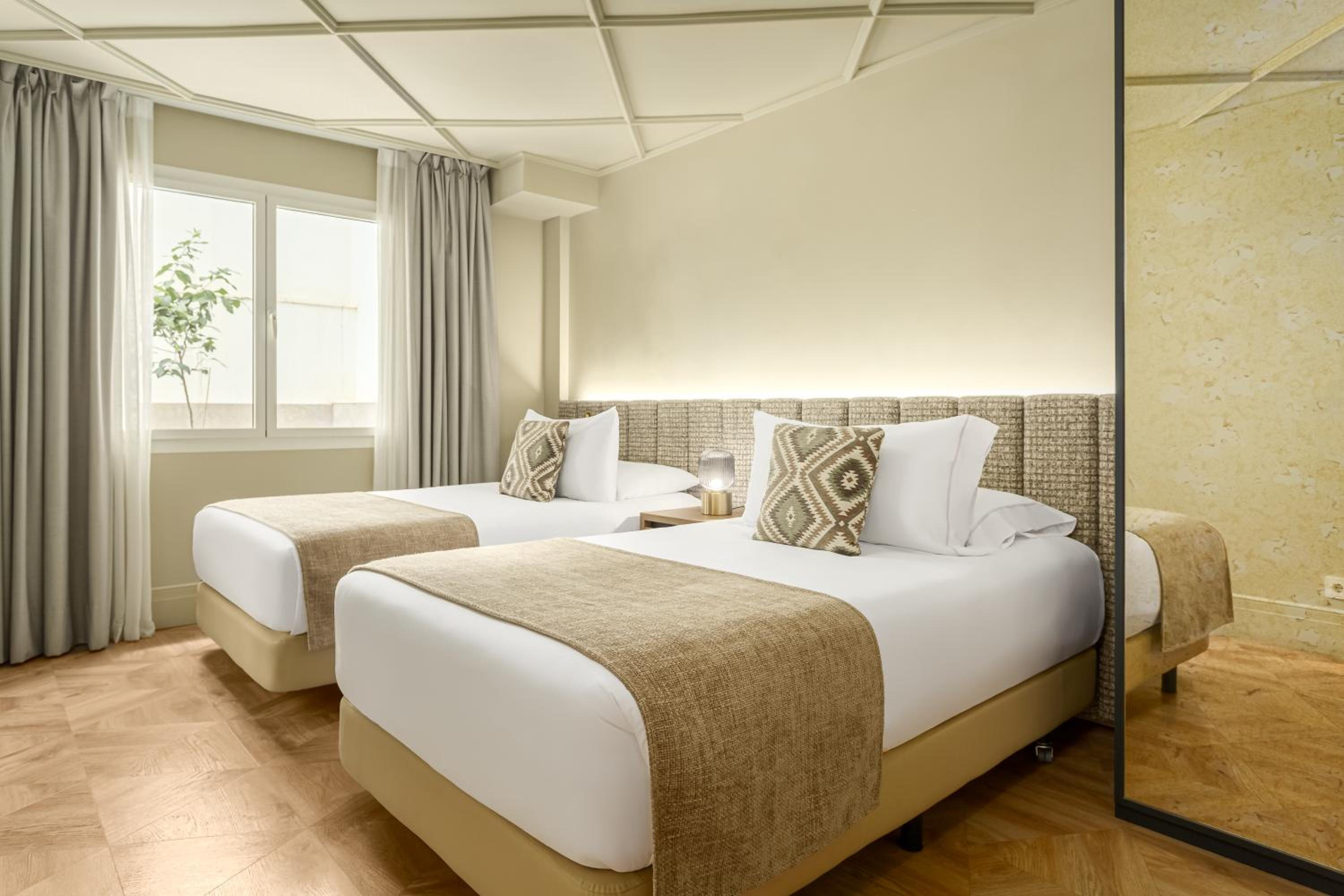 Standard Double Room - Photo 4
