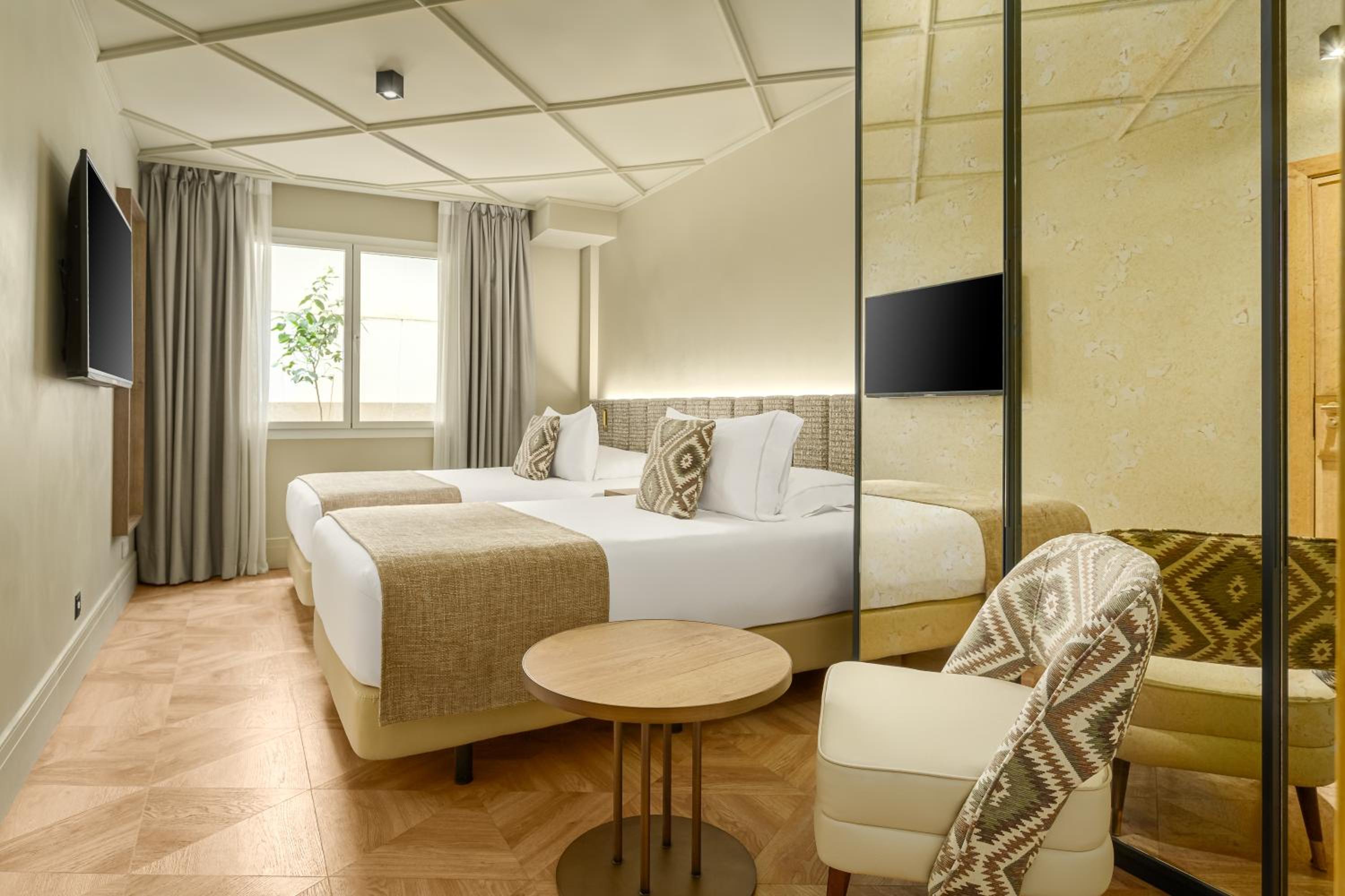 Standard Double Room - Photo 1