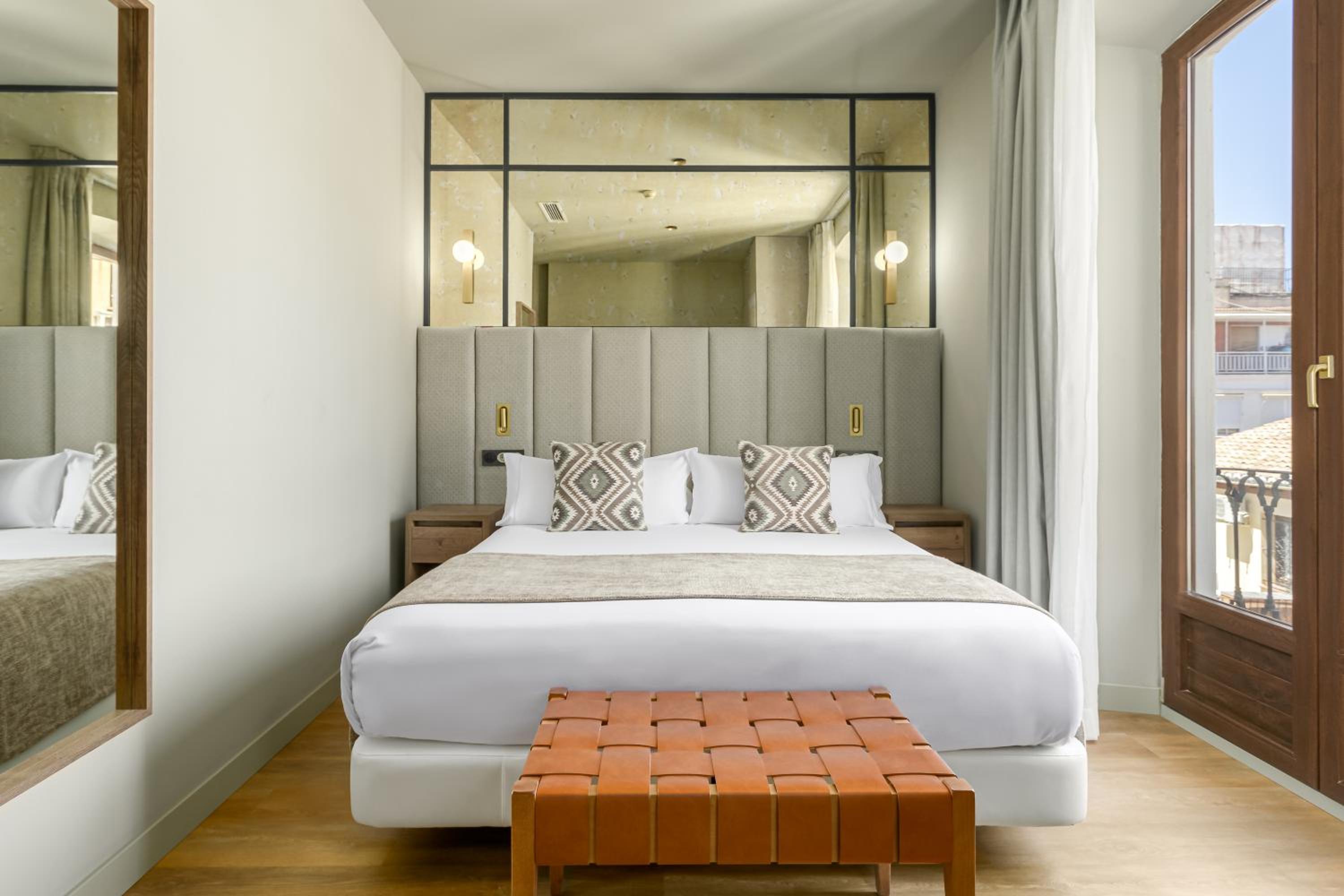Standard Double Room - Photo 2