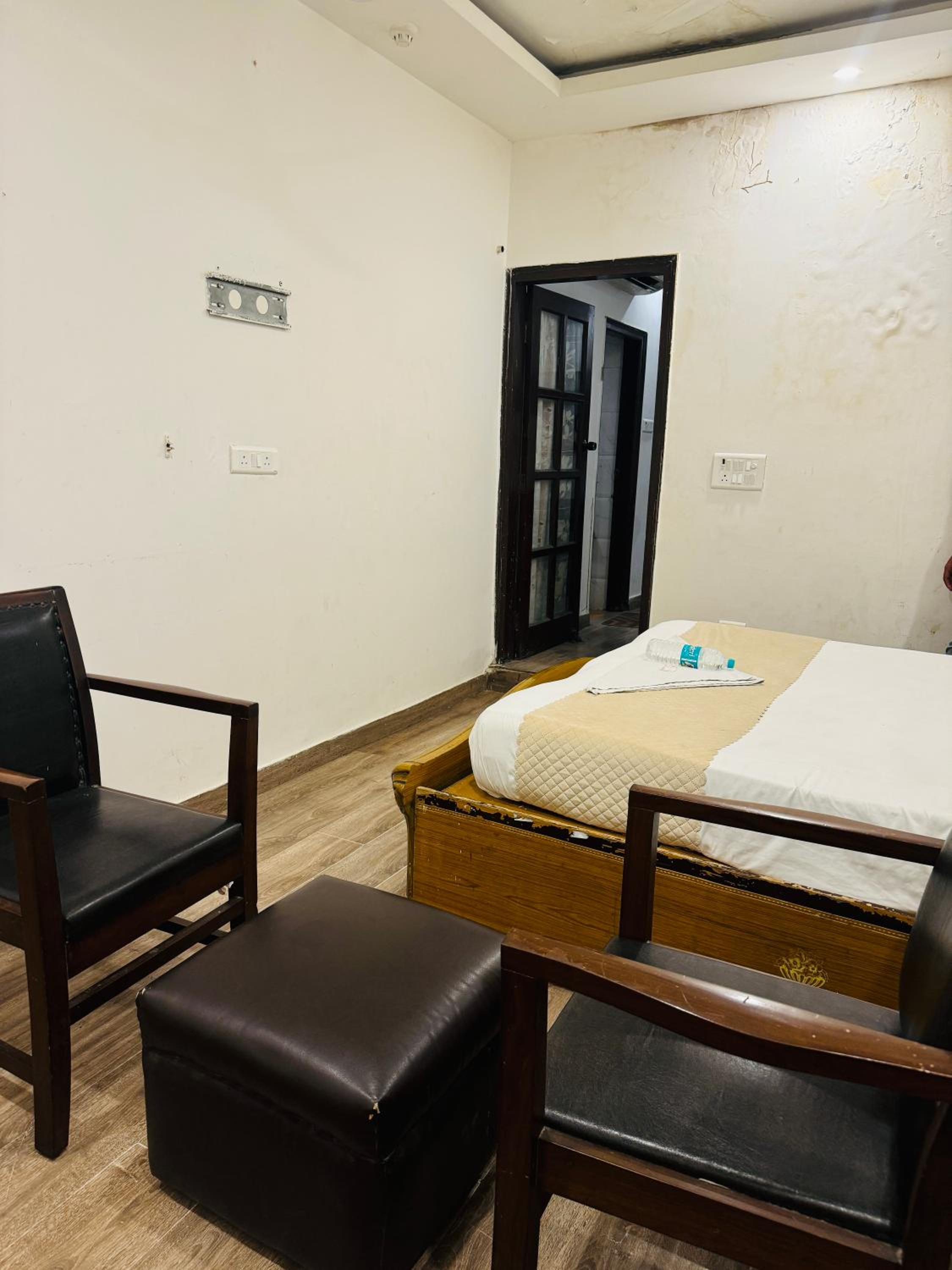 Deluxe Double Room (2 Adults + 1 Child)