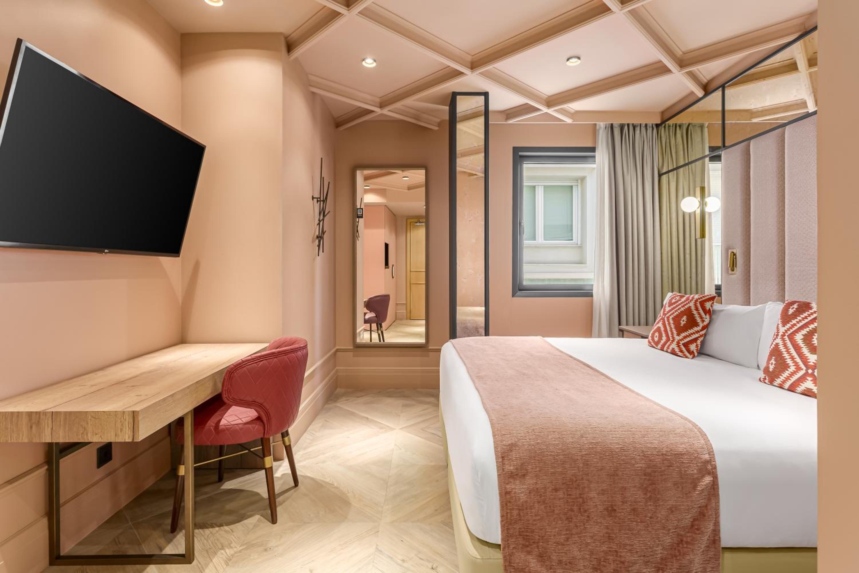 Executive Double Room - Photo 11