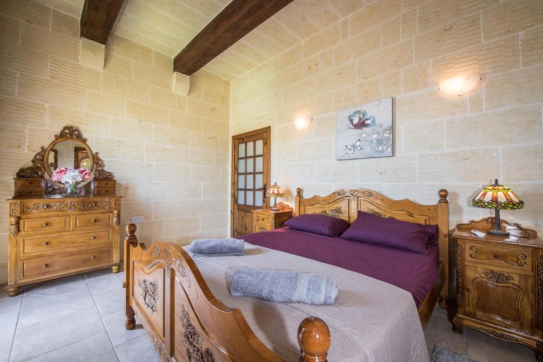 Four-Bedroom House photo 2