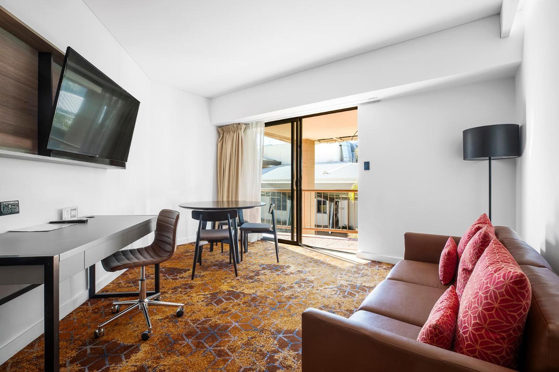 One-Bedroom Suite with Two Queen Beds thumbnail 5