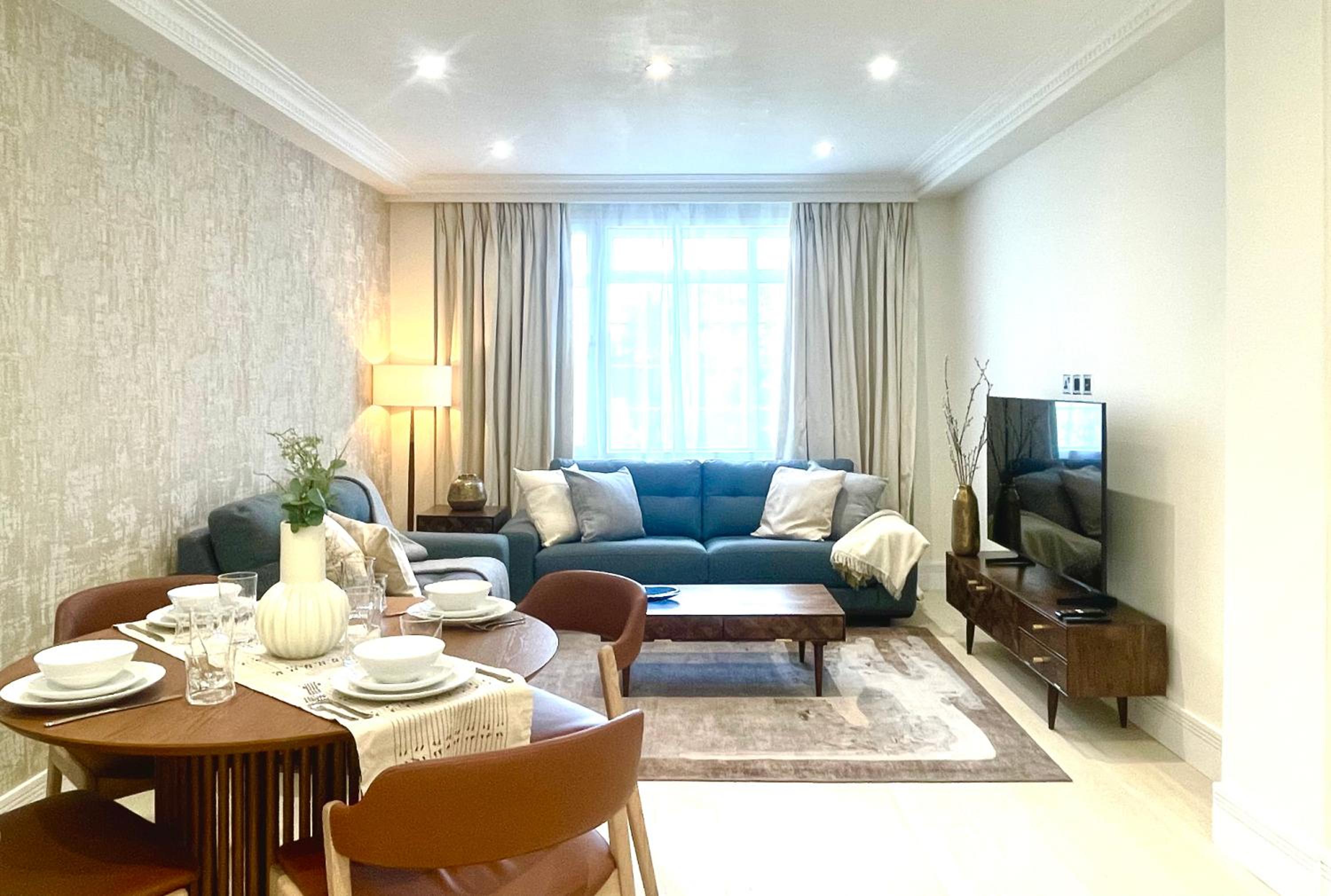 Two-Bedroom Deluxe Apartment with Balcony photo 1