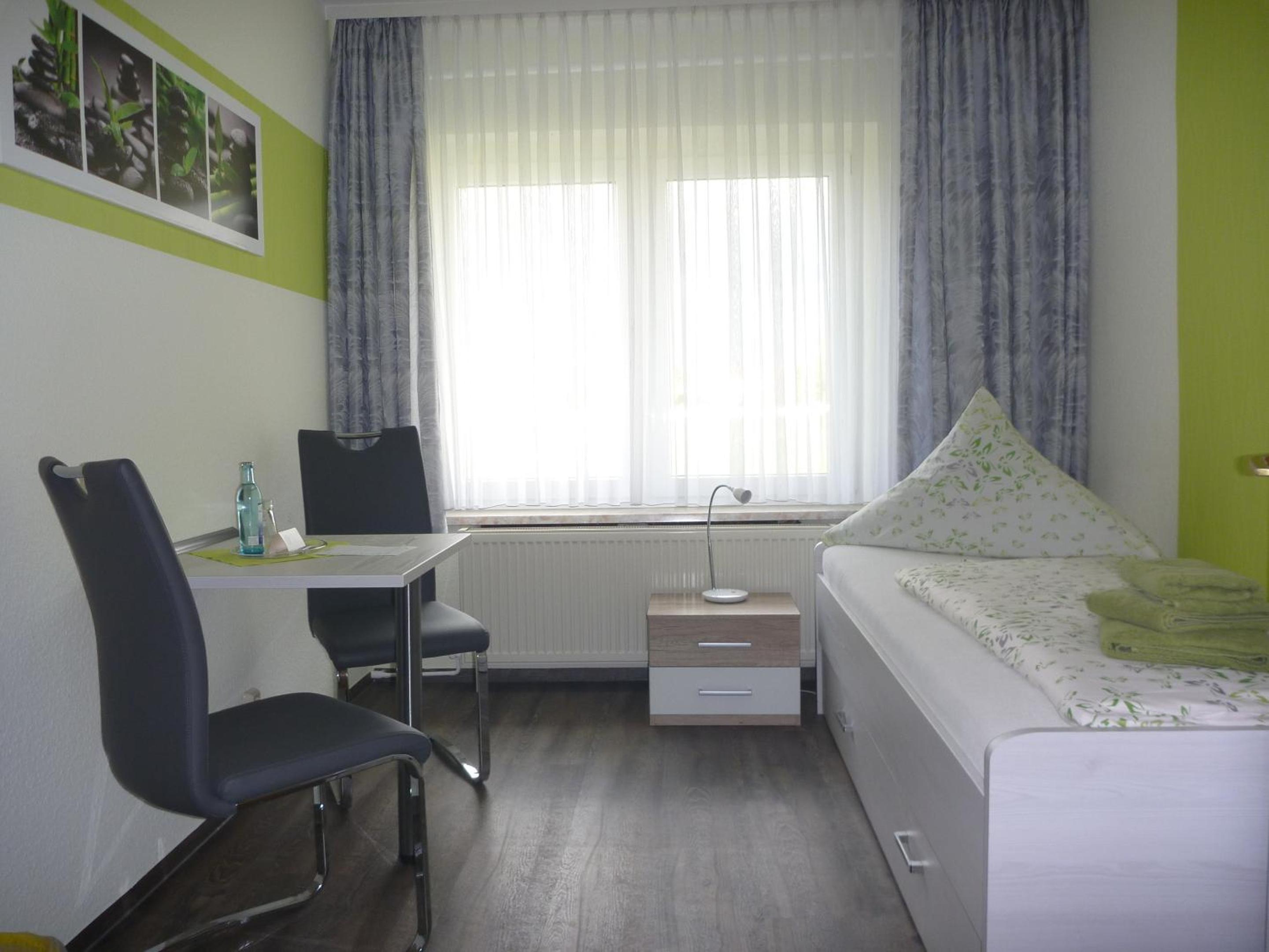 Single Room with Shared Bathroom photo 2