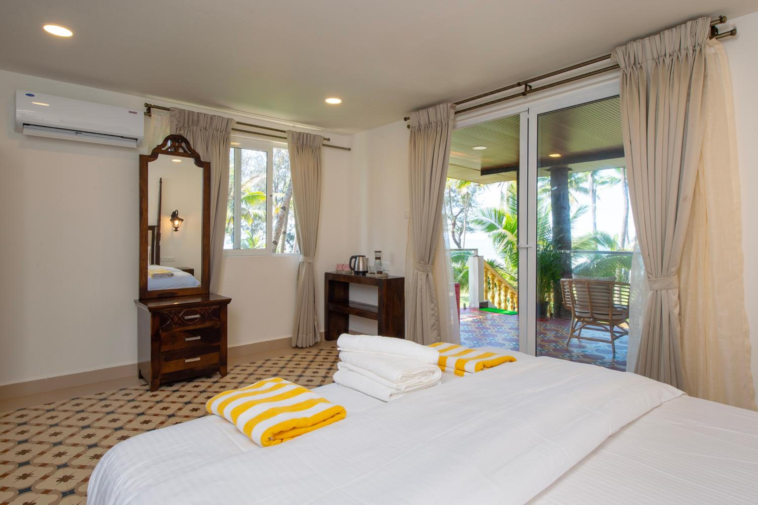 Deluxe Partial Seaview - 10% off on Spa session for couples