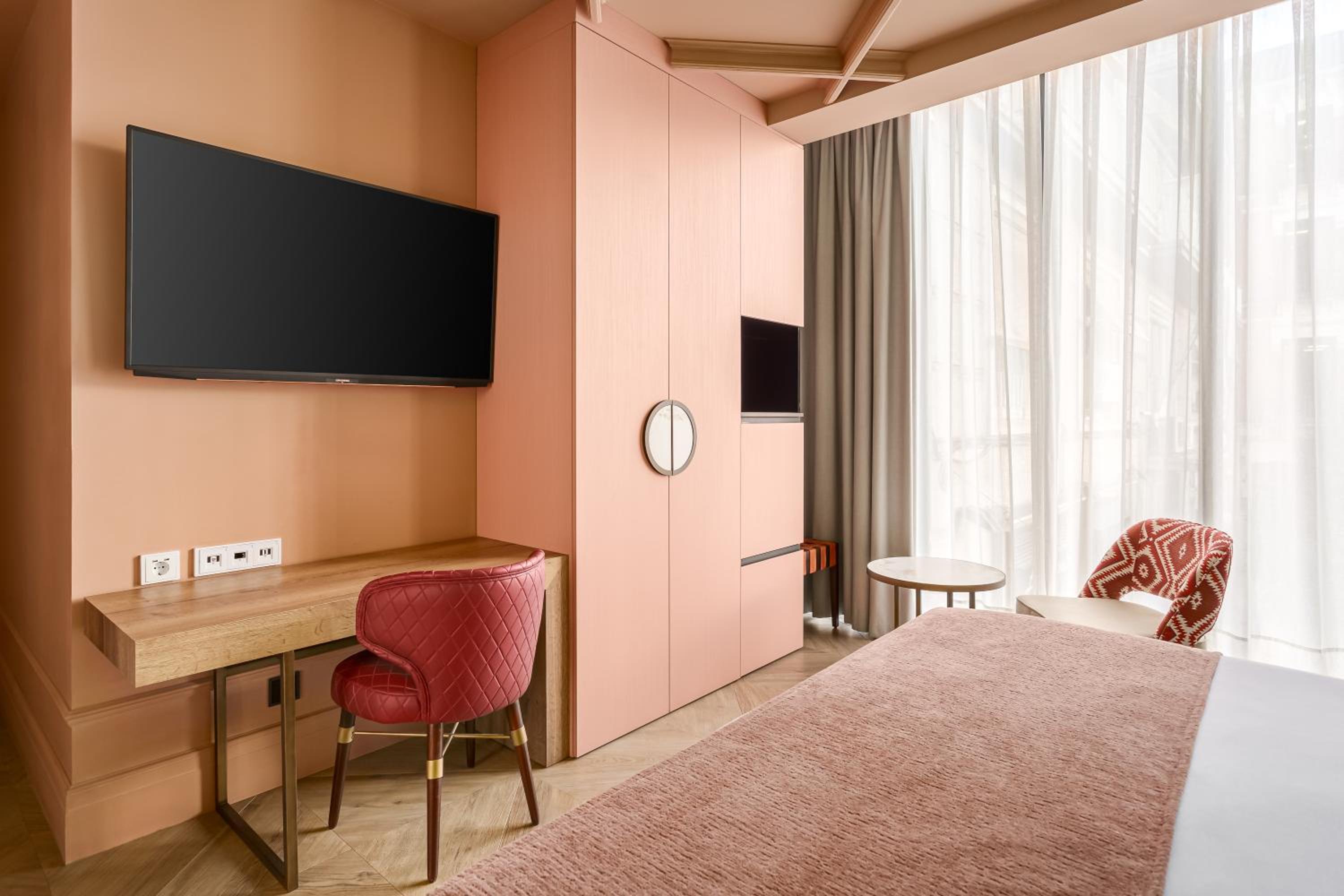 Deluxe Room - Photo 11