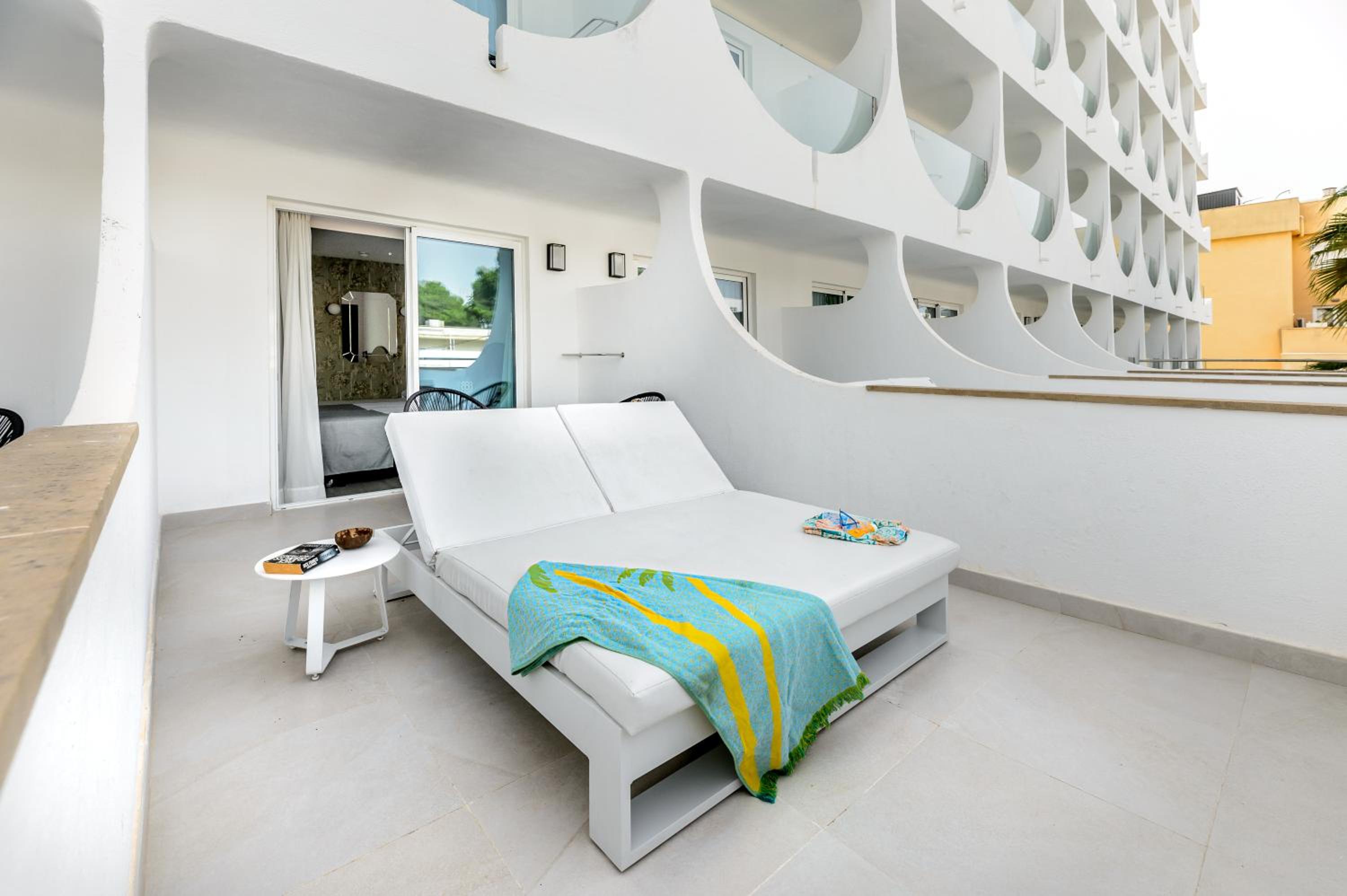 Twin Room with Terrace - Photo 7