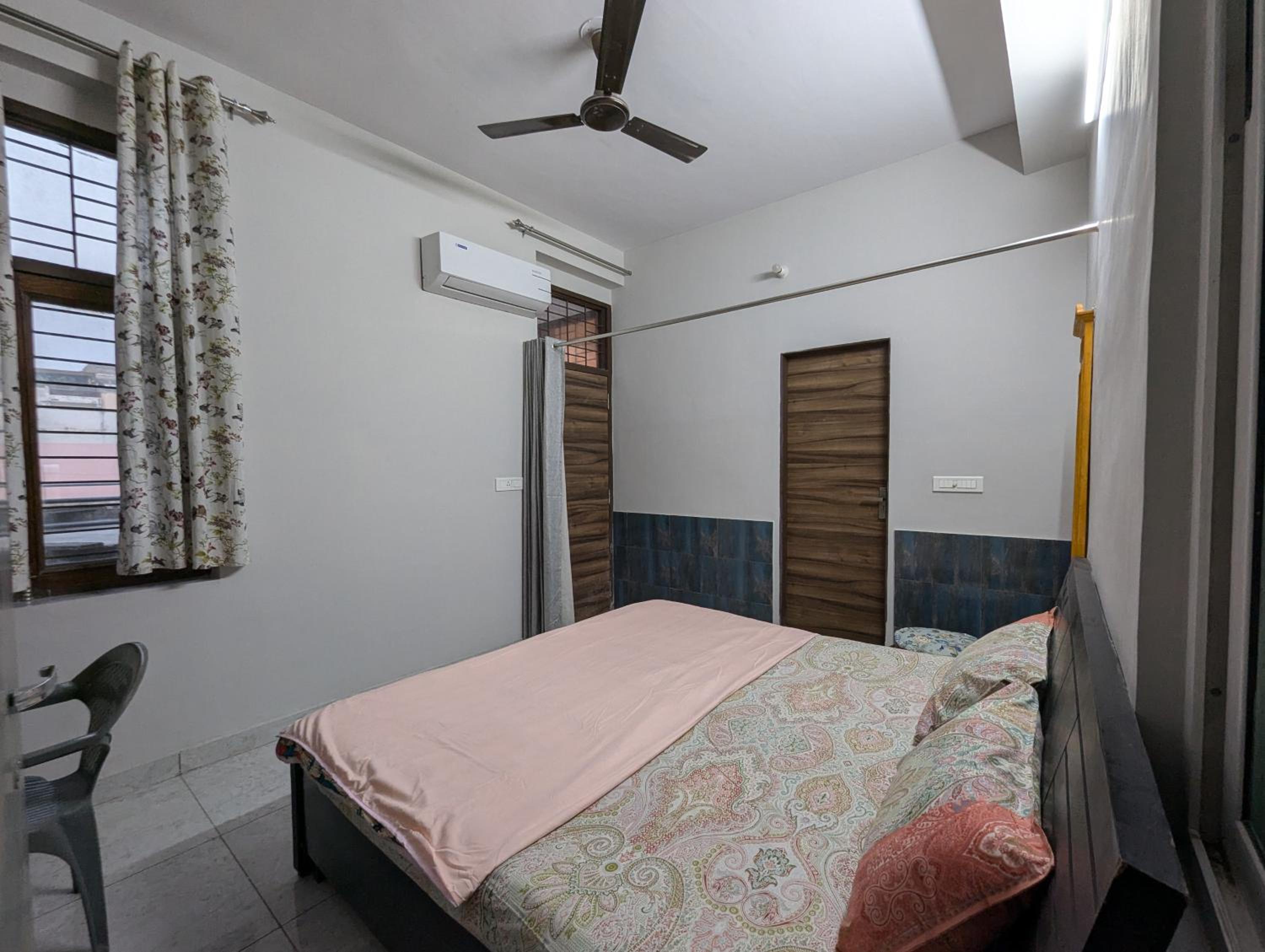 Two-Bedroom Apartment - Photo 12