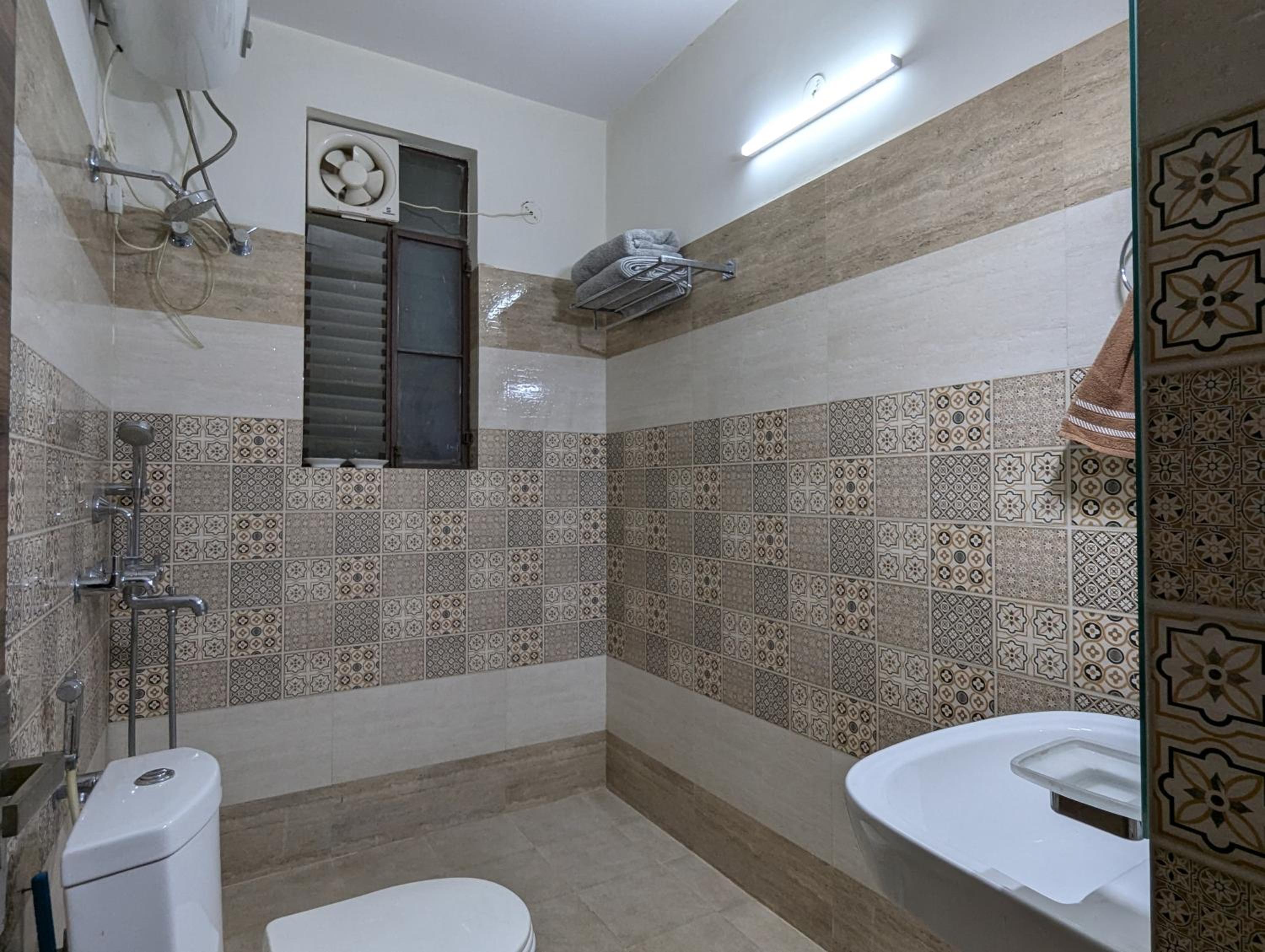Two-Bedroom Apartment - Photo 11
