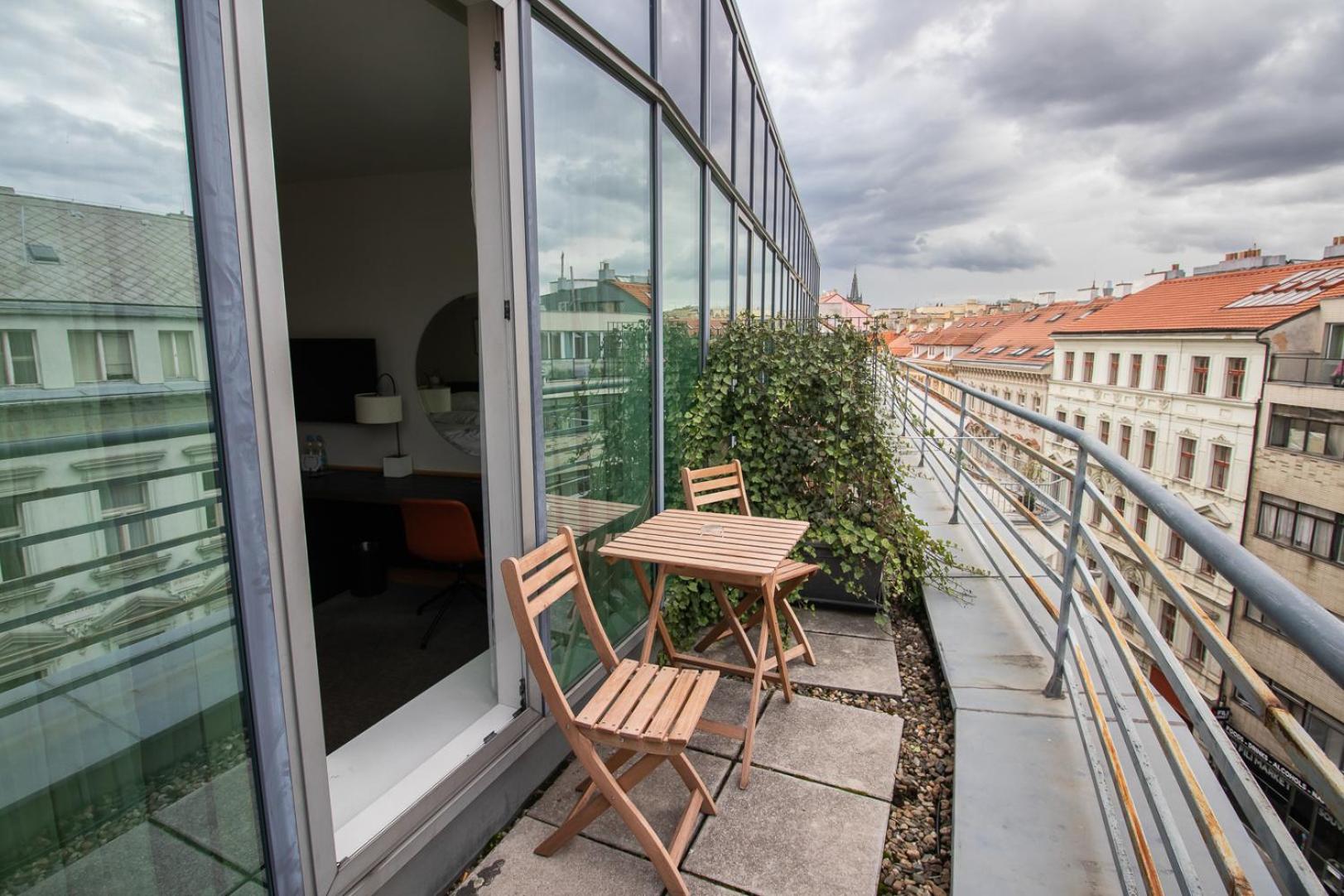 Classic Balcony thumbnail 5