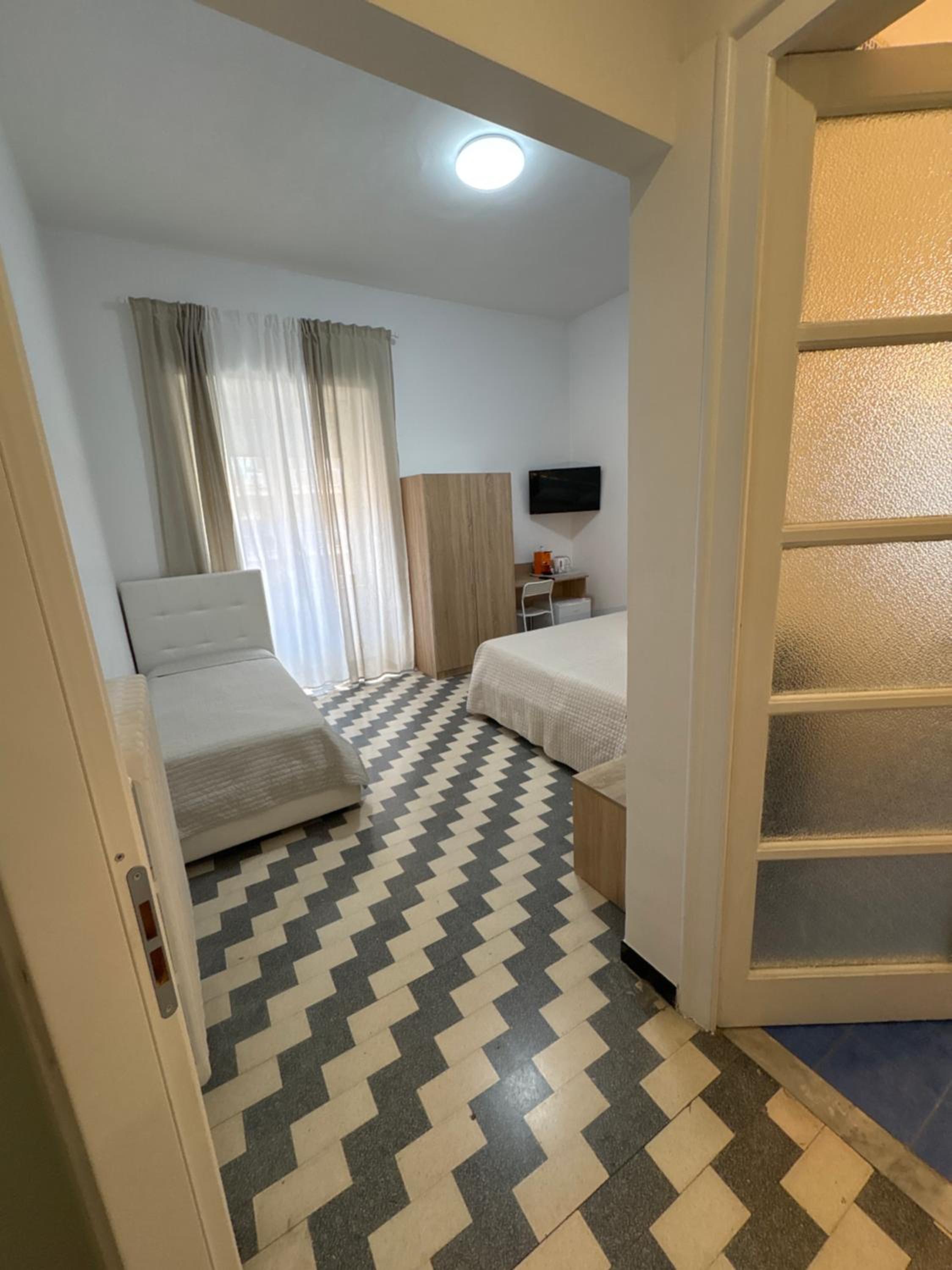 Triple Room with City View - Photo 1