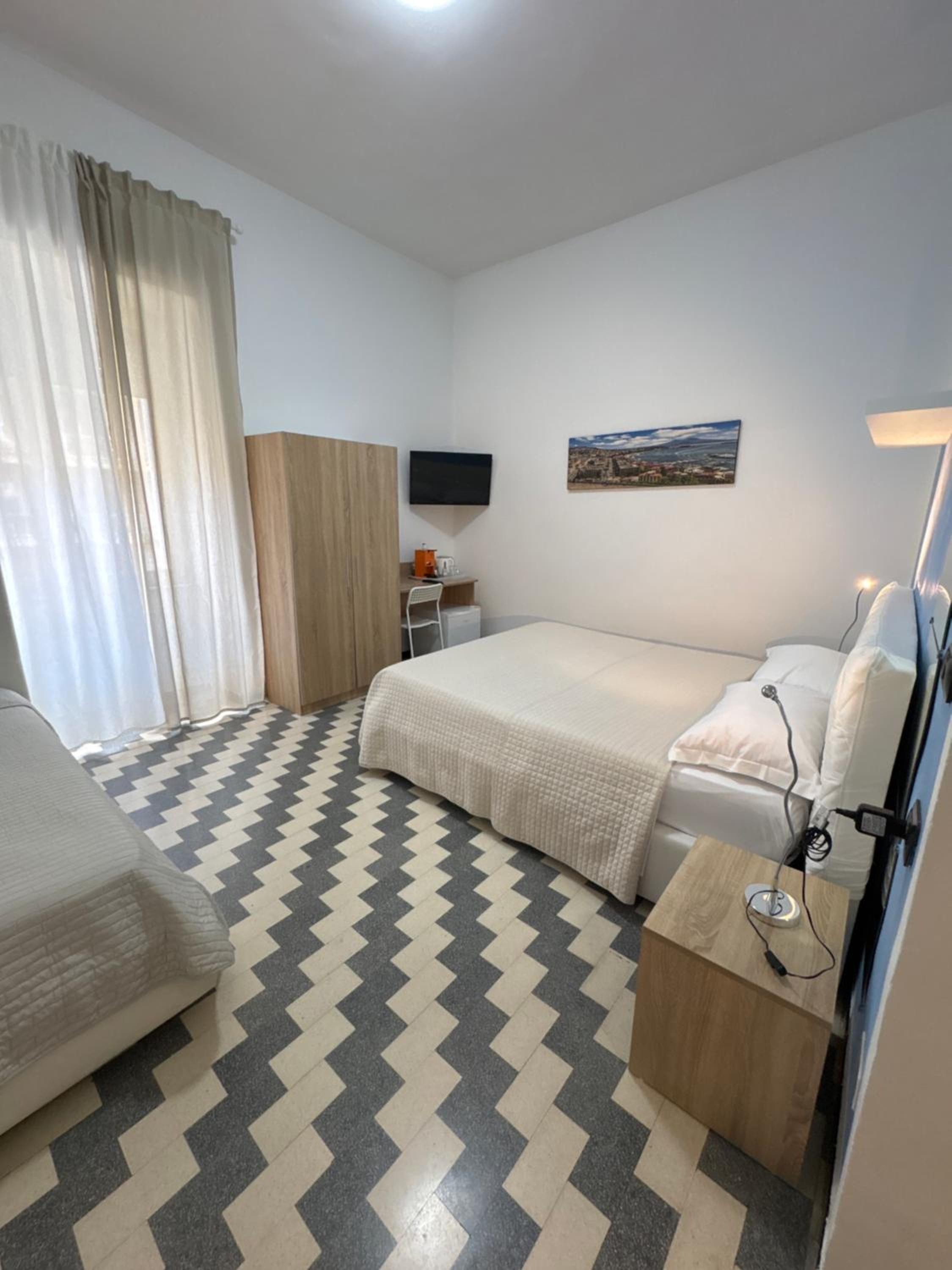 Triple Room with City View - Photo 5