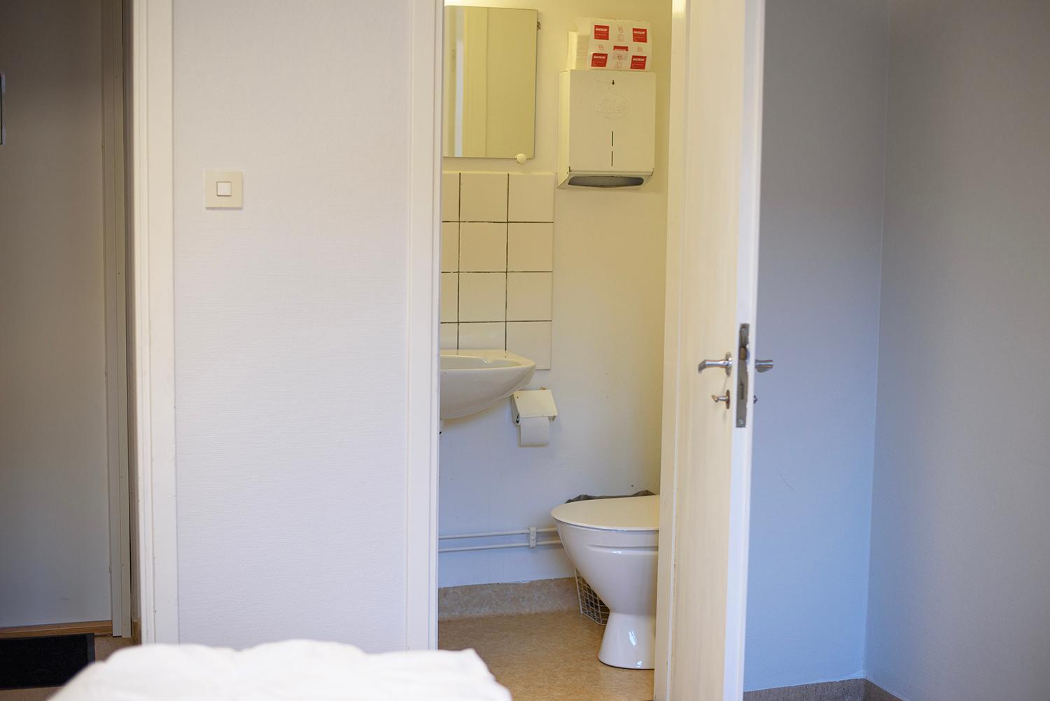 Double Room with Private Toilet photo 2
