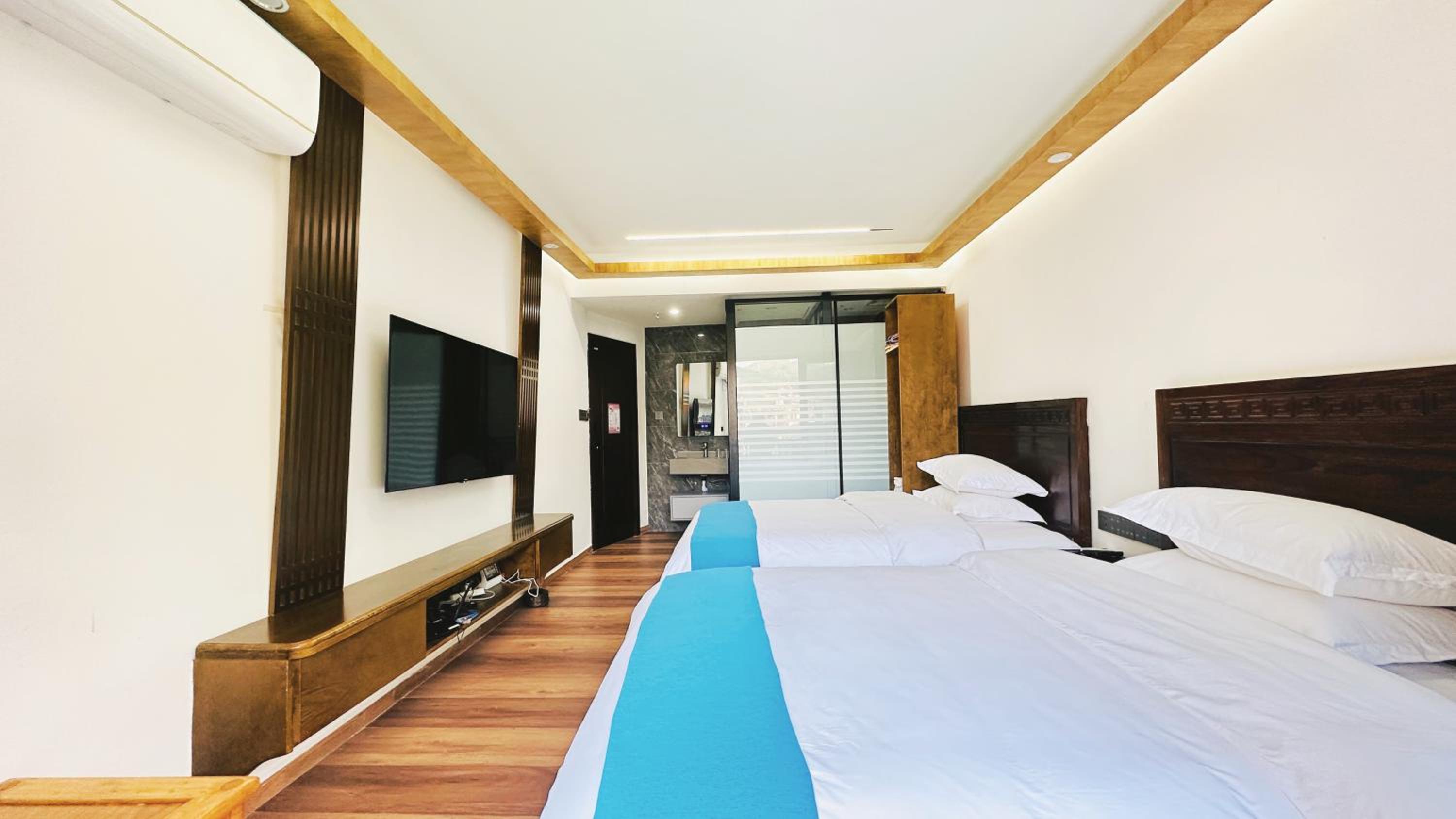 Deluxe Twin Room photo 2