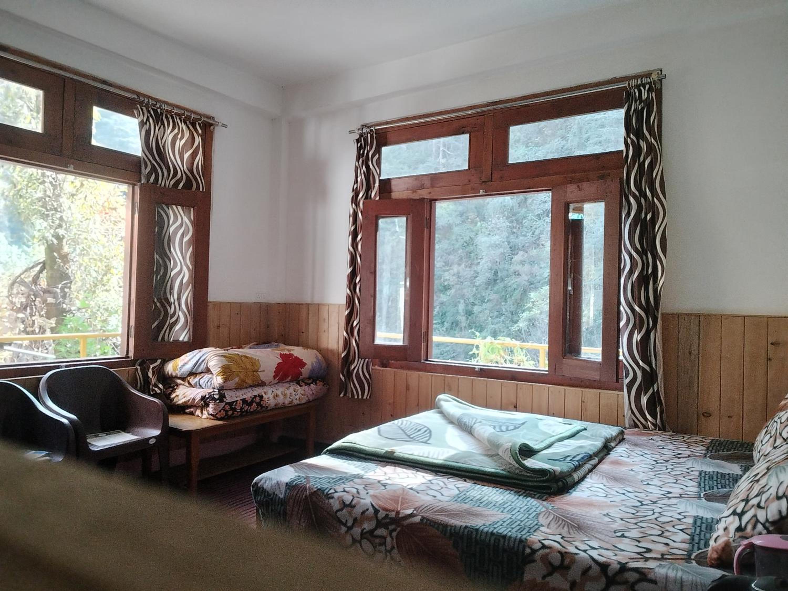 Double Room With Extra Bed photo 3