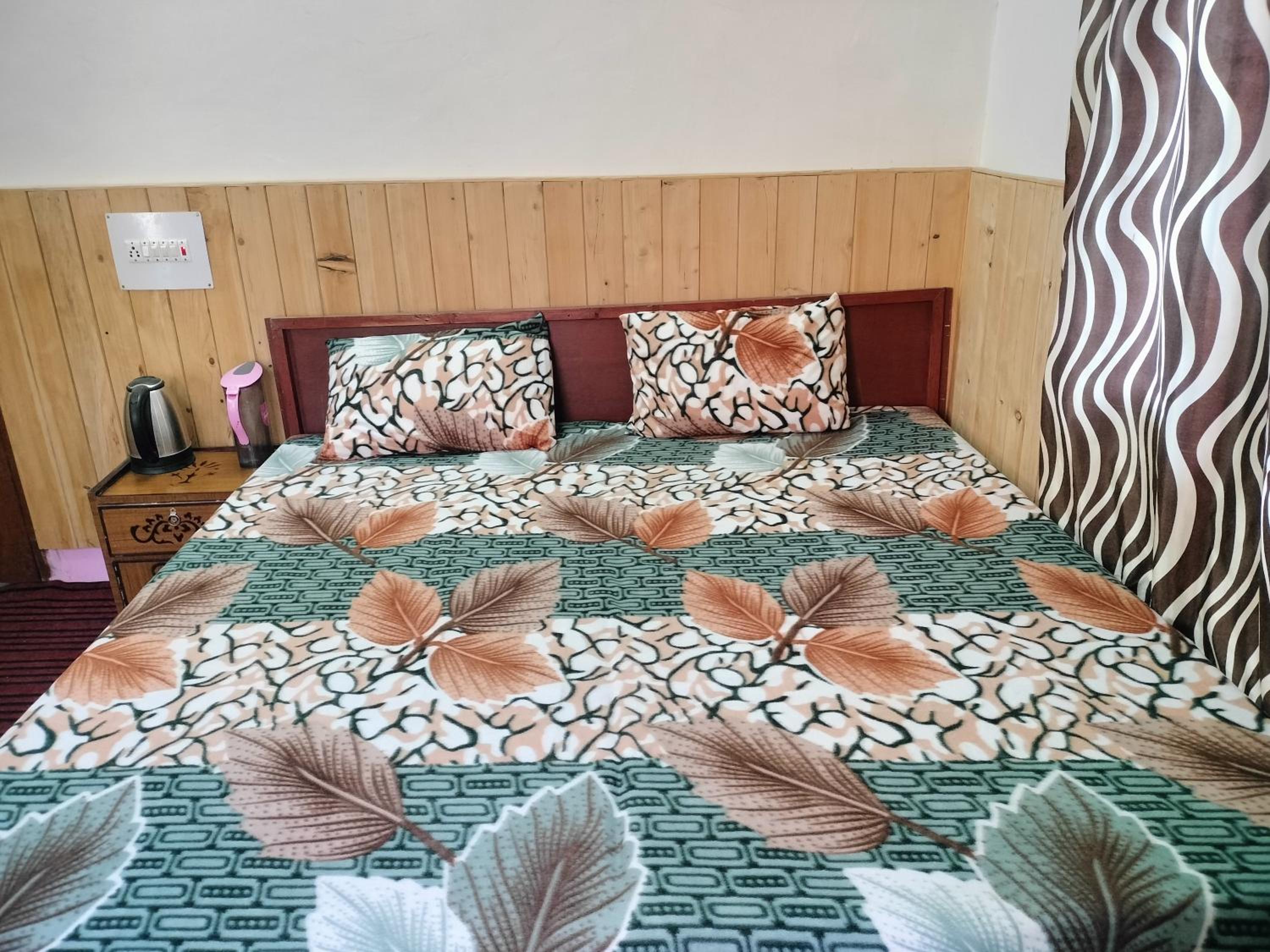 Double Room With Extra Bed photo 2