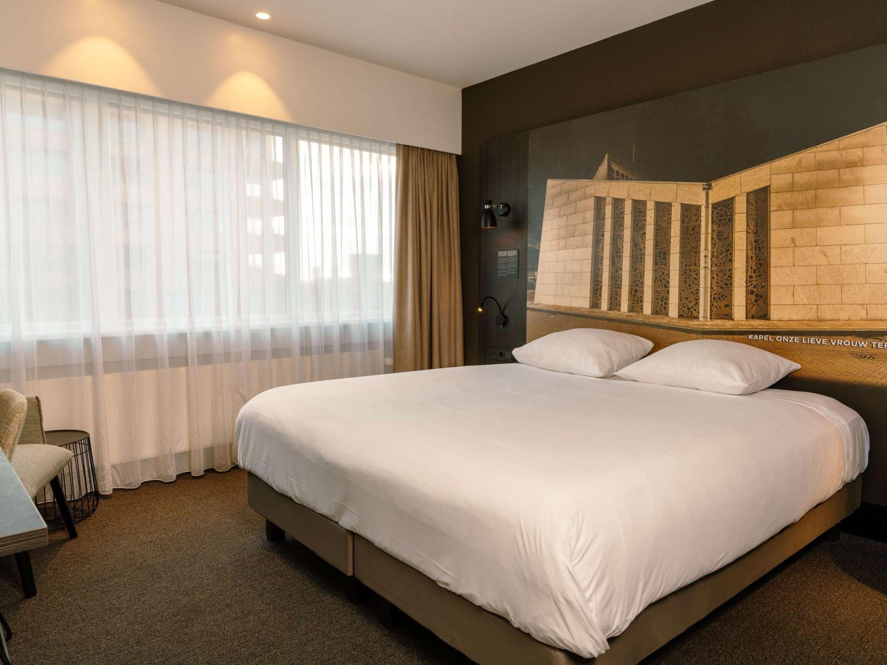 Standard Double Room - Photo 11