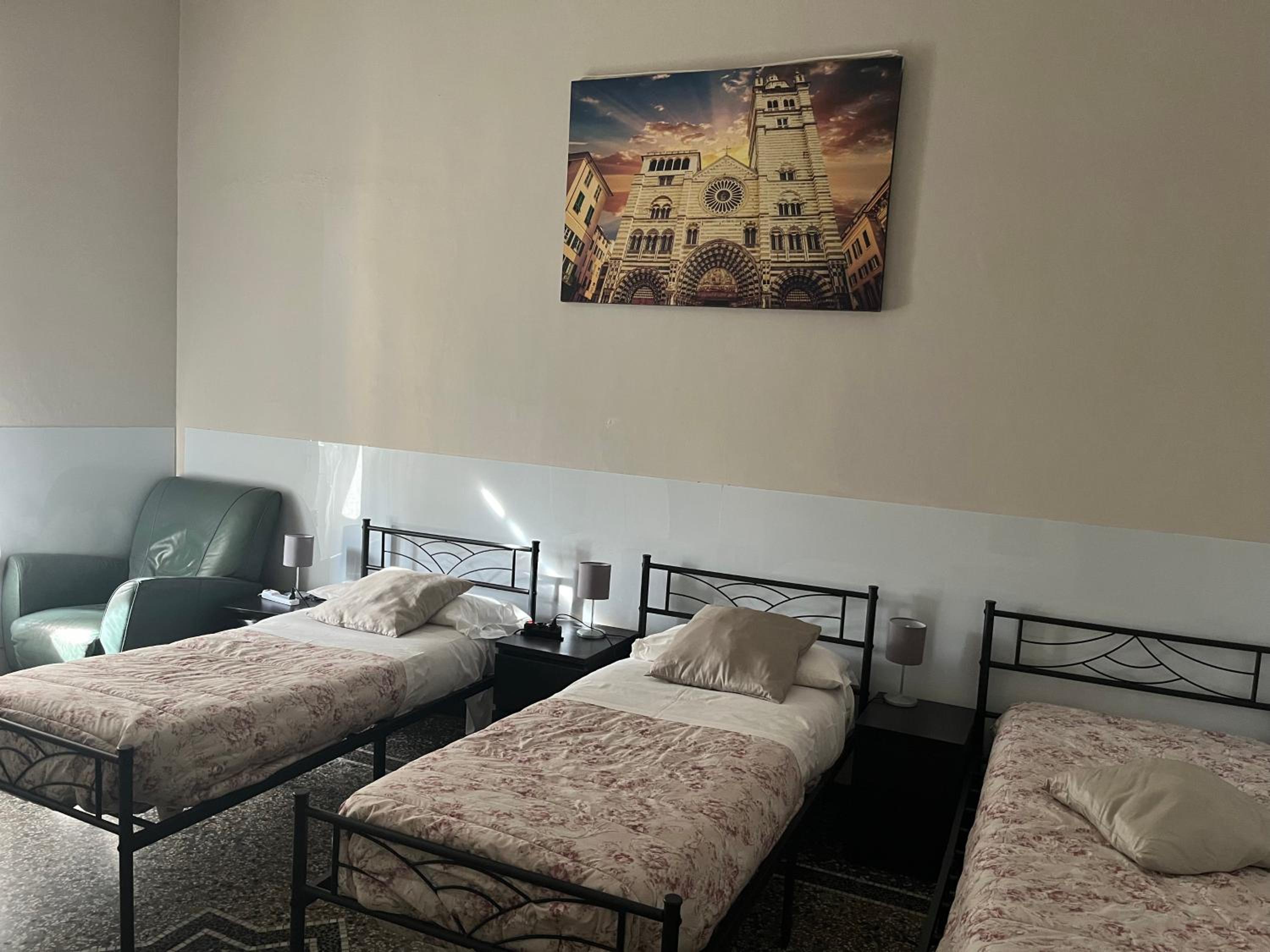 Triple Room with Private External Bathroom photo 1
