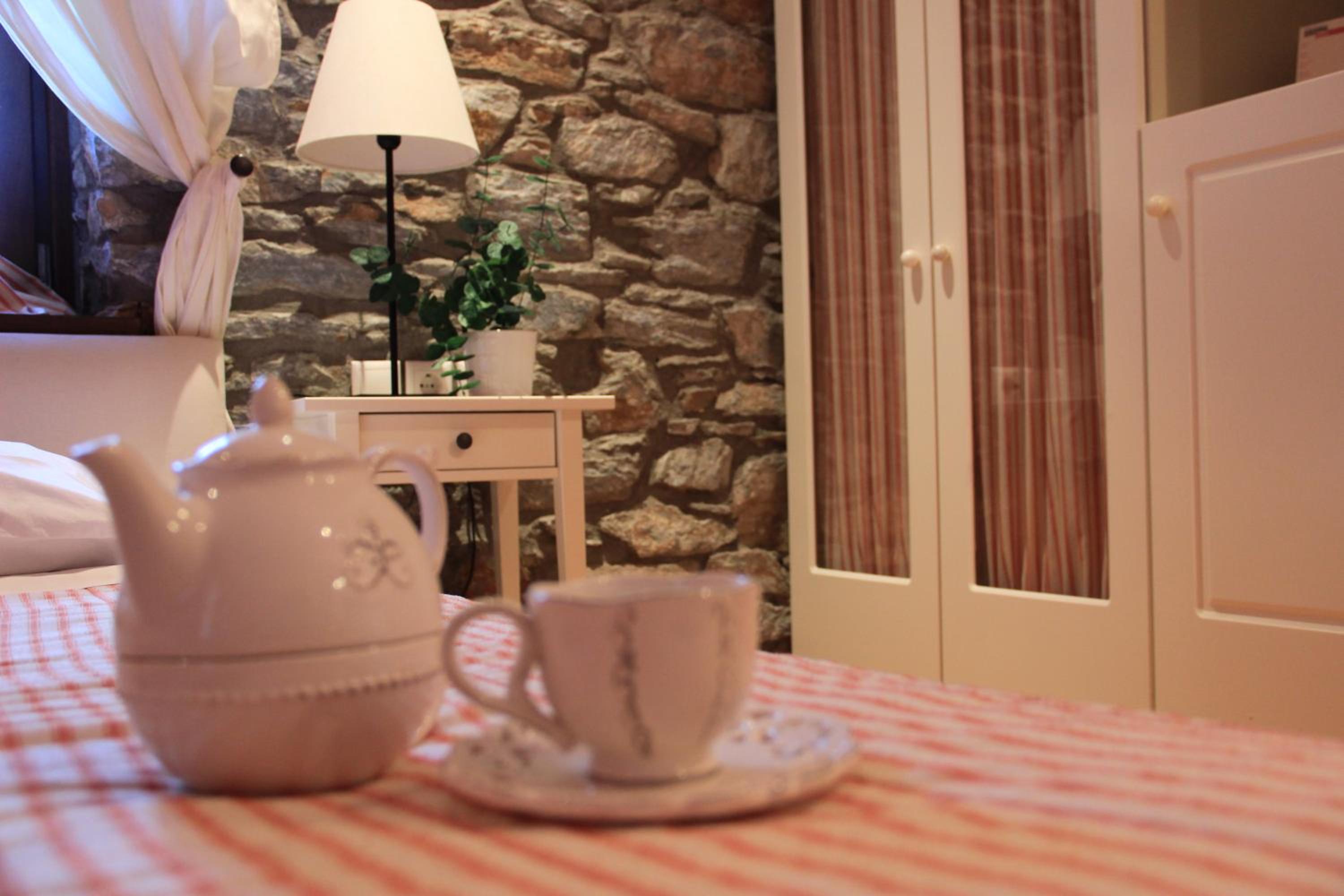 Superior Suite - Photo 11