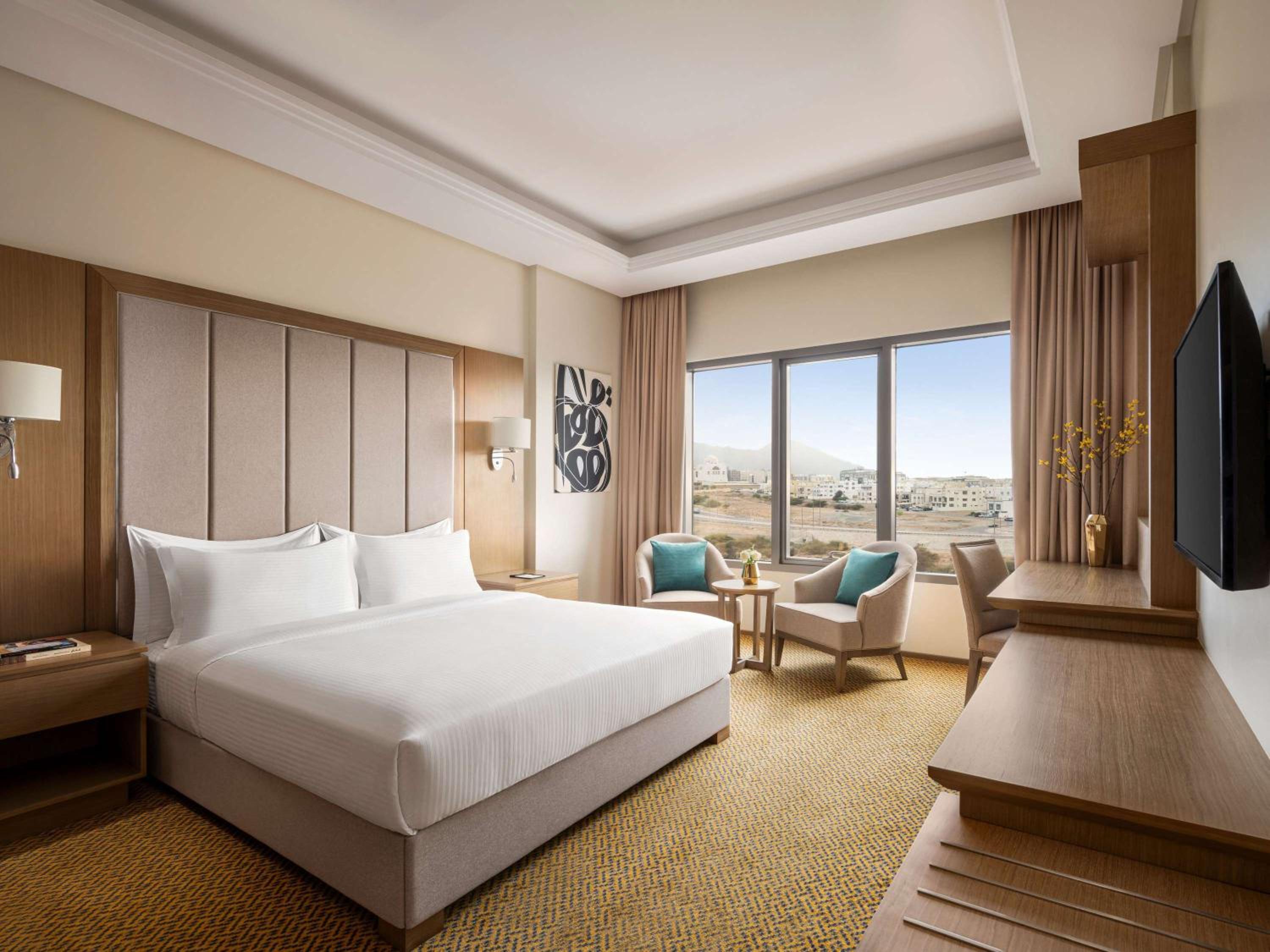 Deluxe King Room with Mountain View