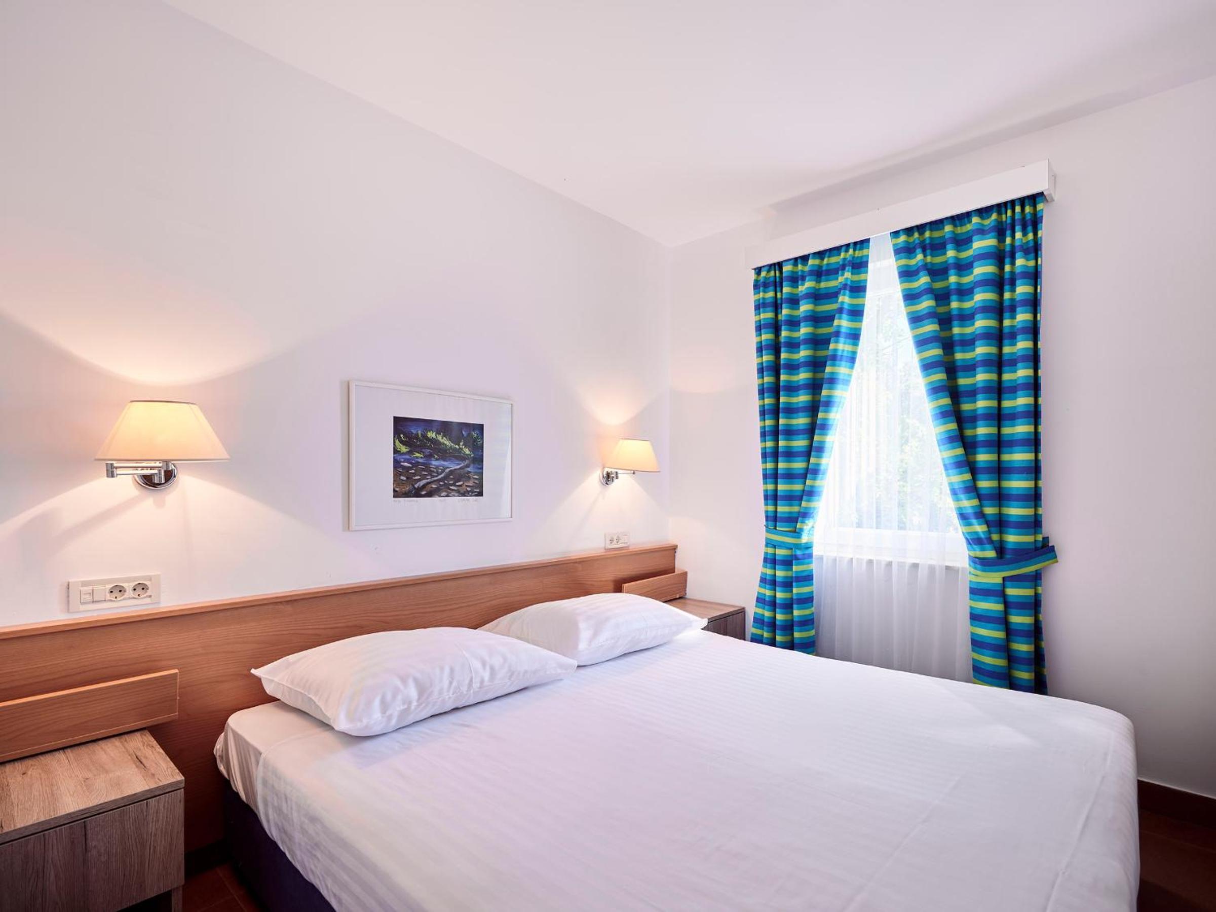 Standard Two-Bedroom Apartment - Photo 4